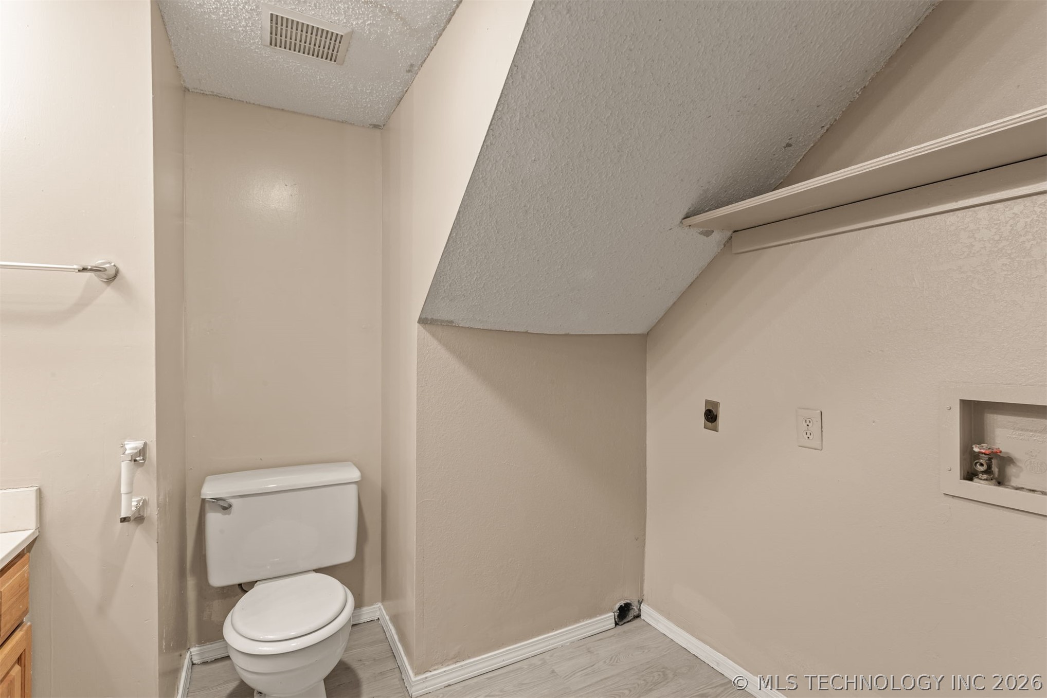 12921 E 28th Place Property Photo 21