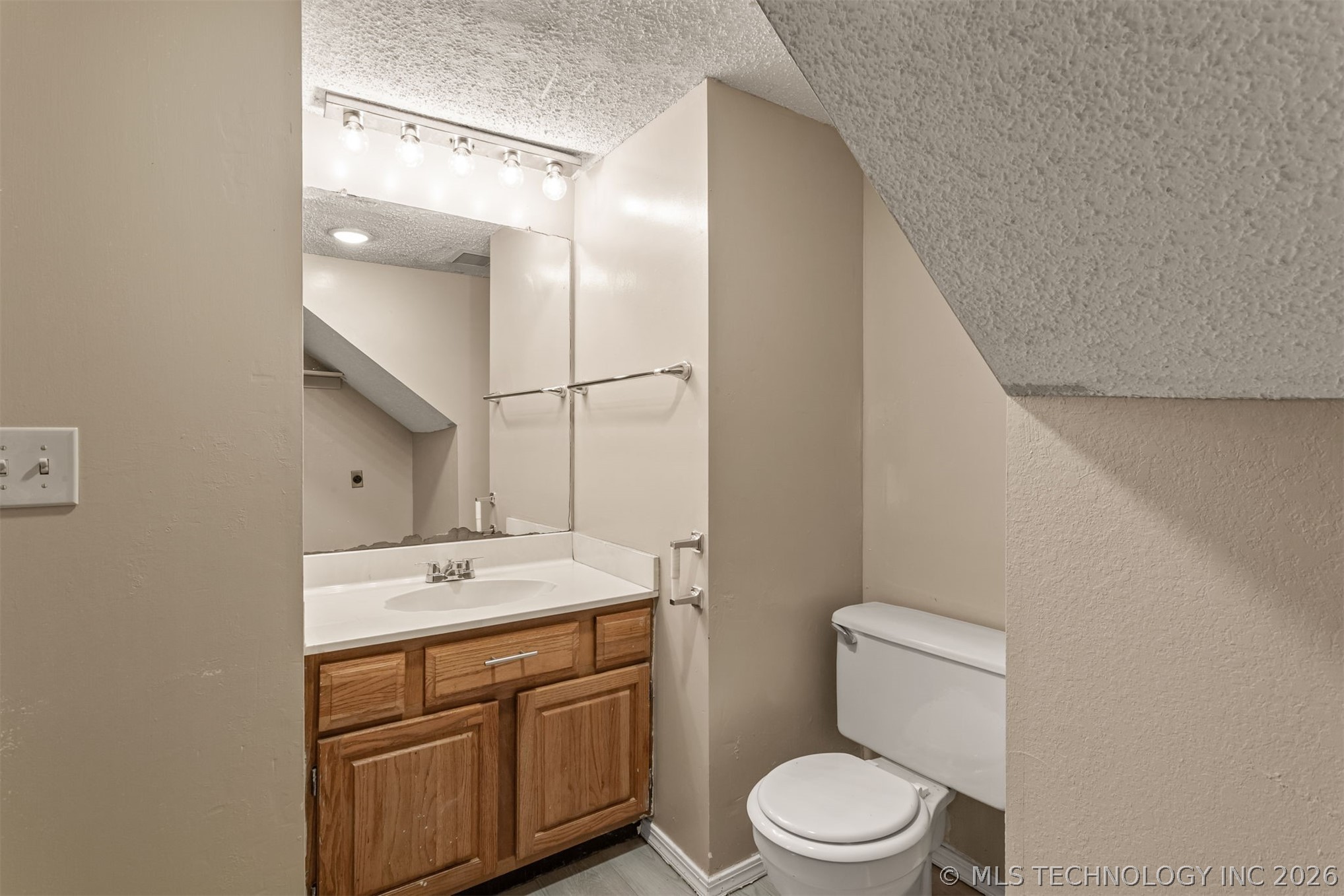 12921 E 28th Place Property Photo 22