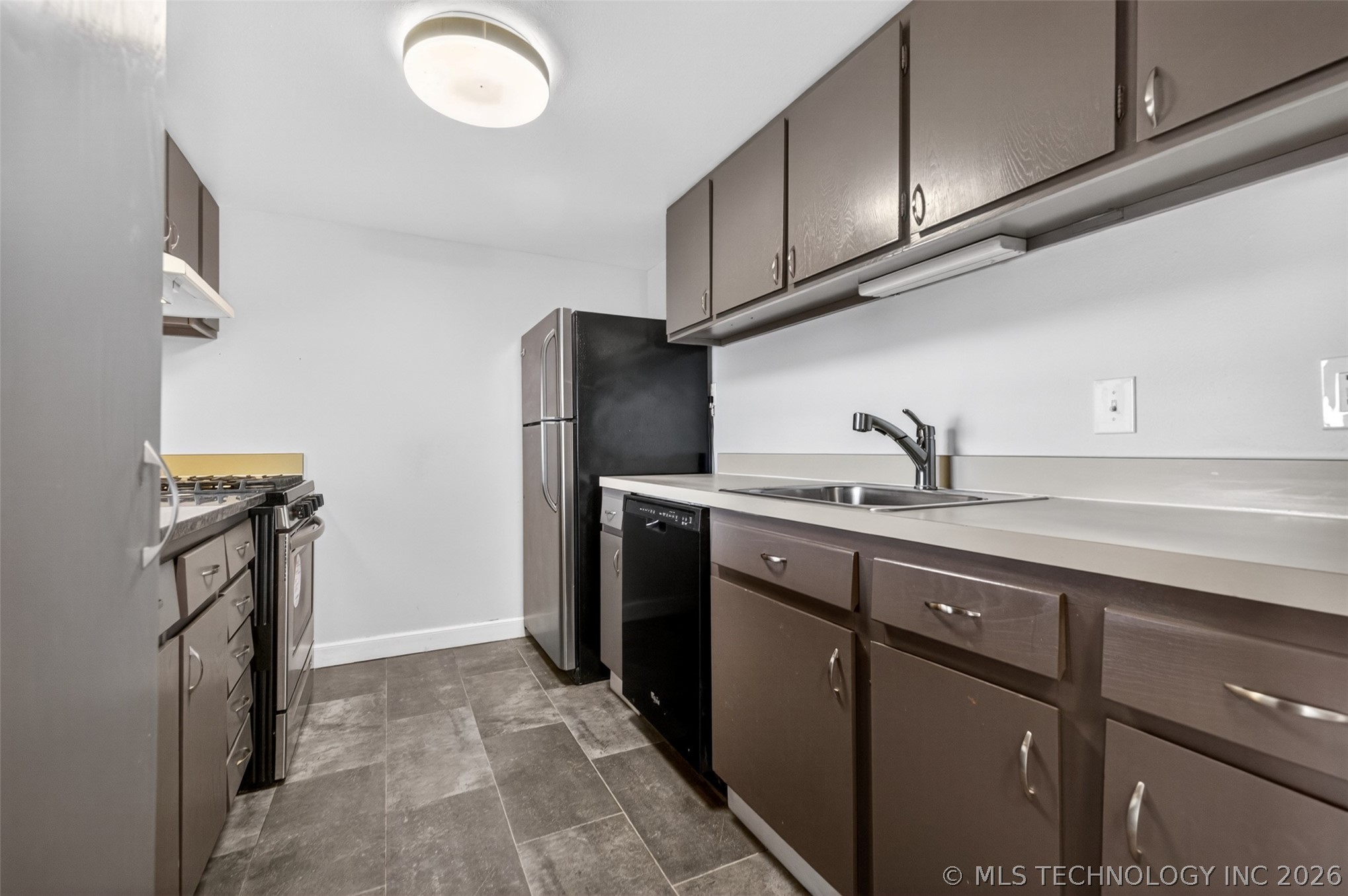 450 W 7th Street 1705 Property Photo 7