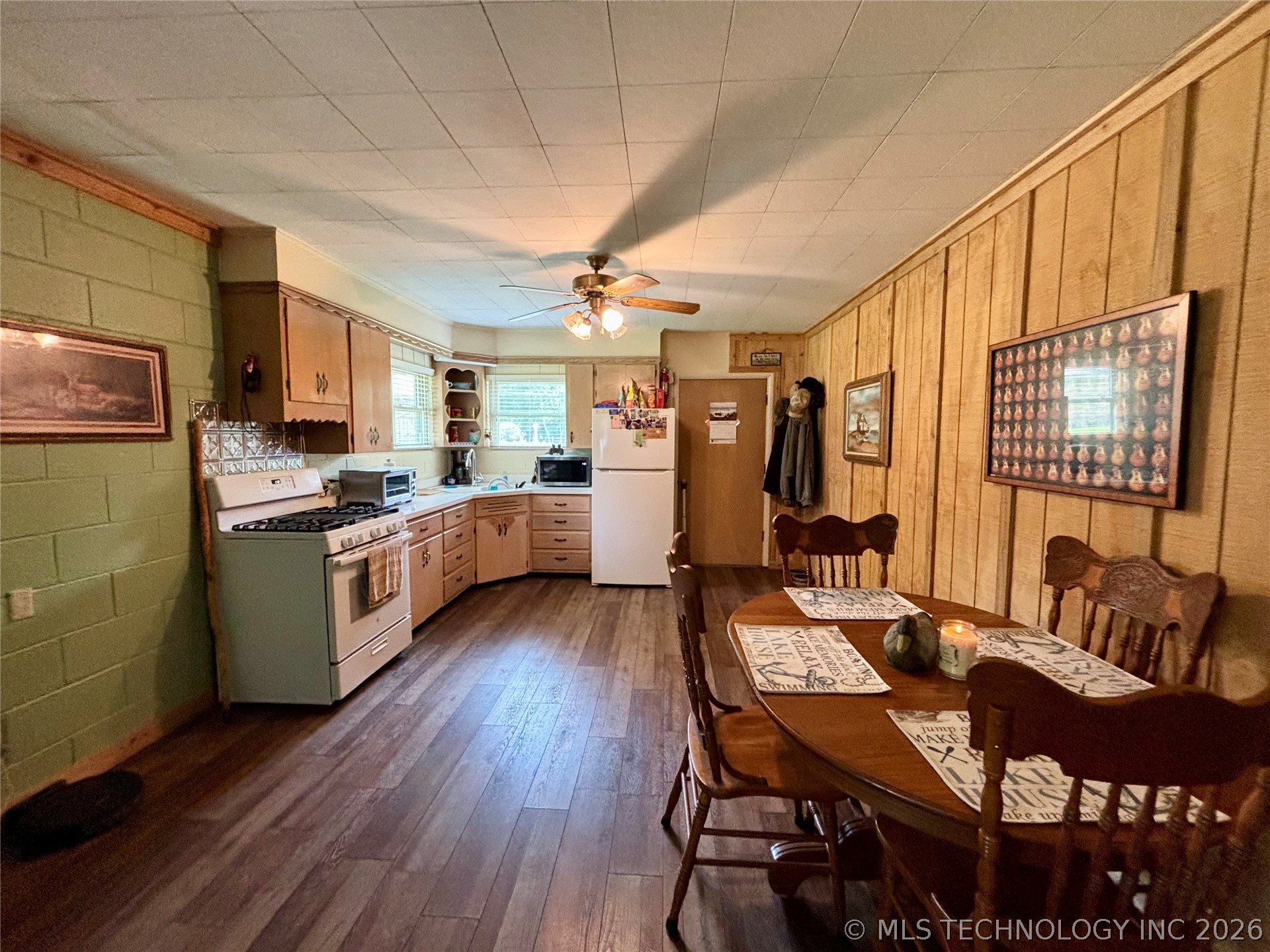 31891 E 695 Way Property Photo 8