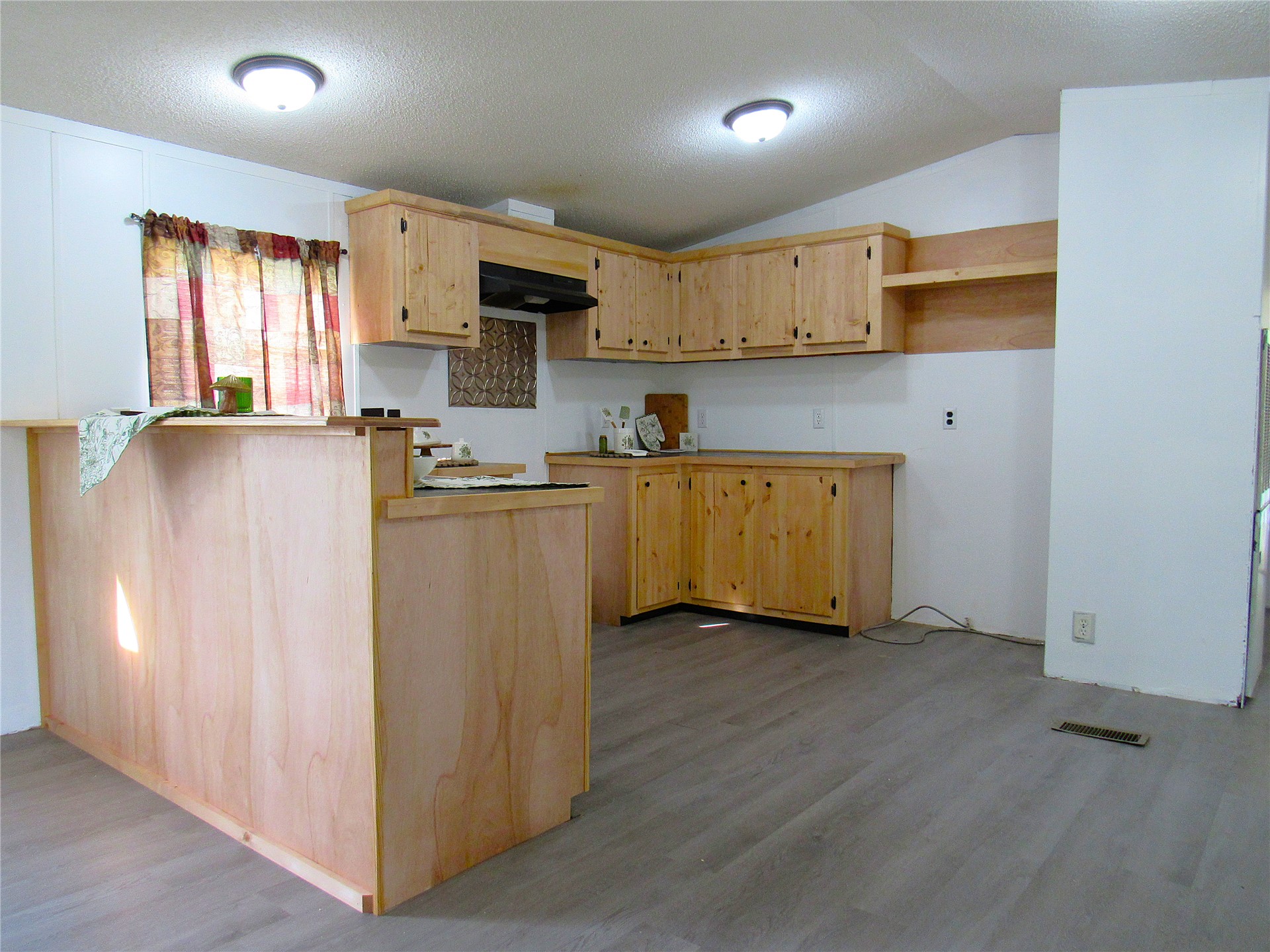 1184 S Lake Street Property Photo 8