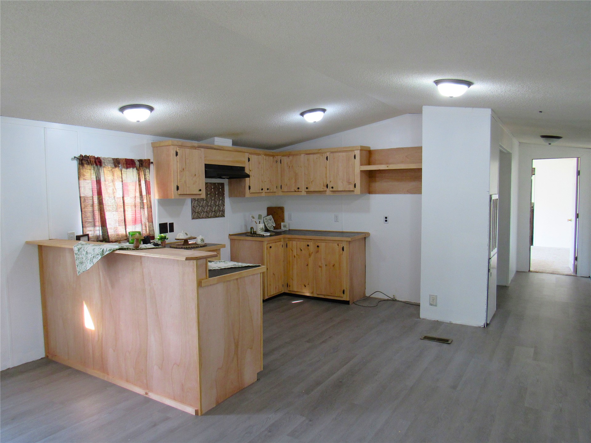 1184 S Lake Street Property Photo 10