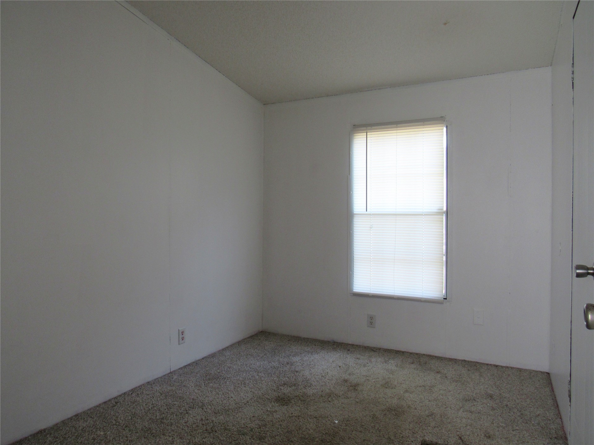1184 S Lake Street Property Photo 25