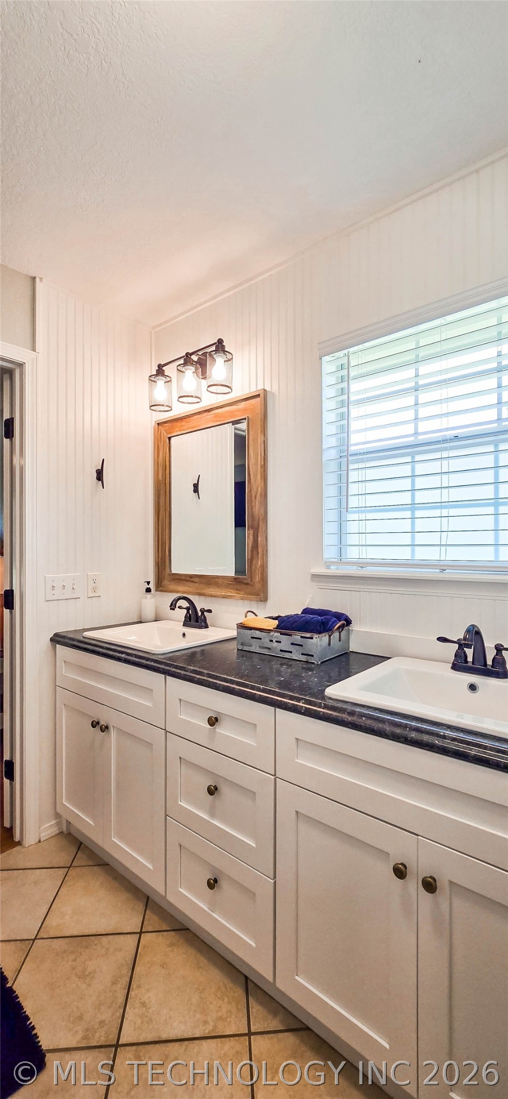 56 Delaware Street Property Photo 27