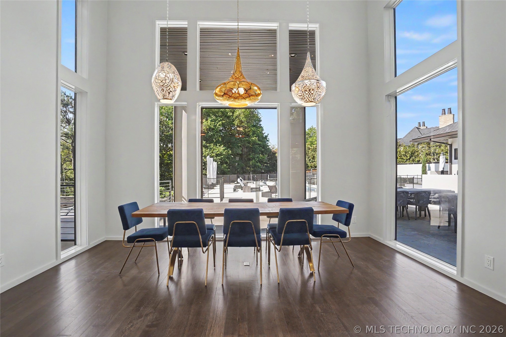 2668 Terwilleger Boulevard Property Photo 11