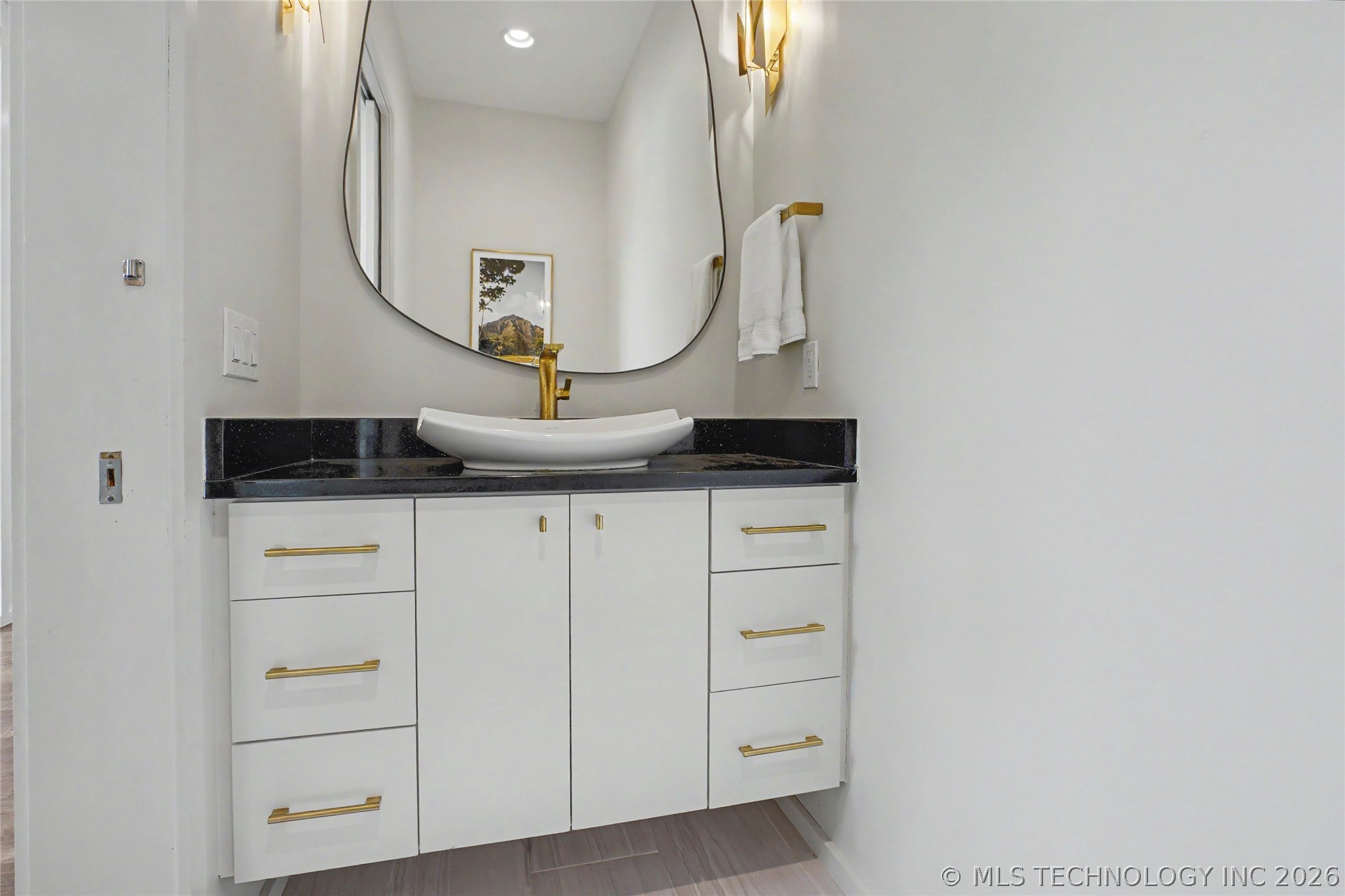 2668 Terwilleger Boulevard Property Photo 19