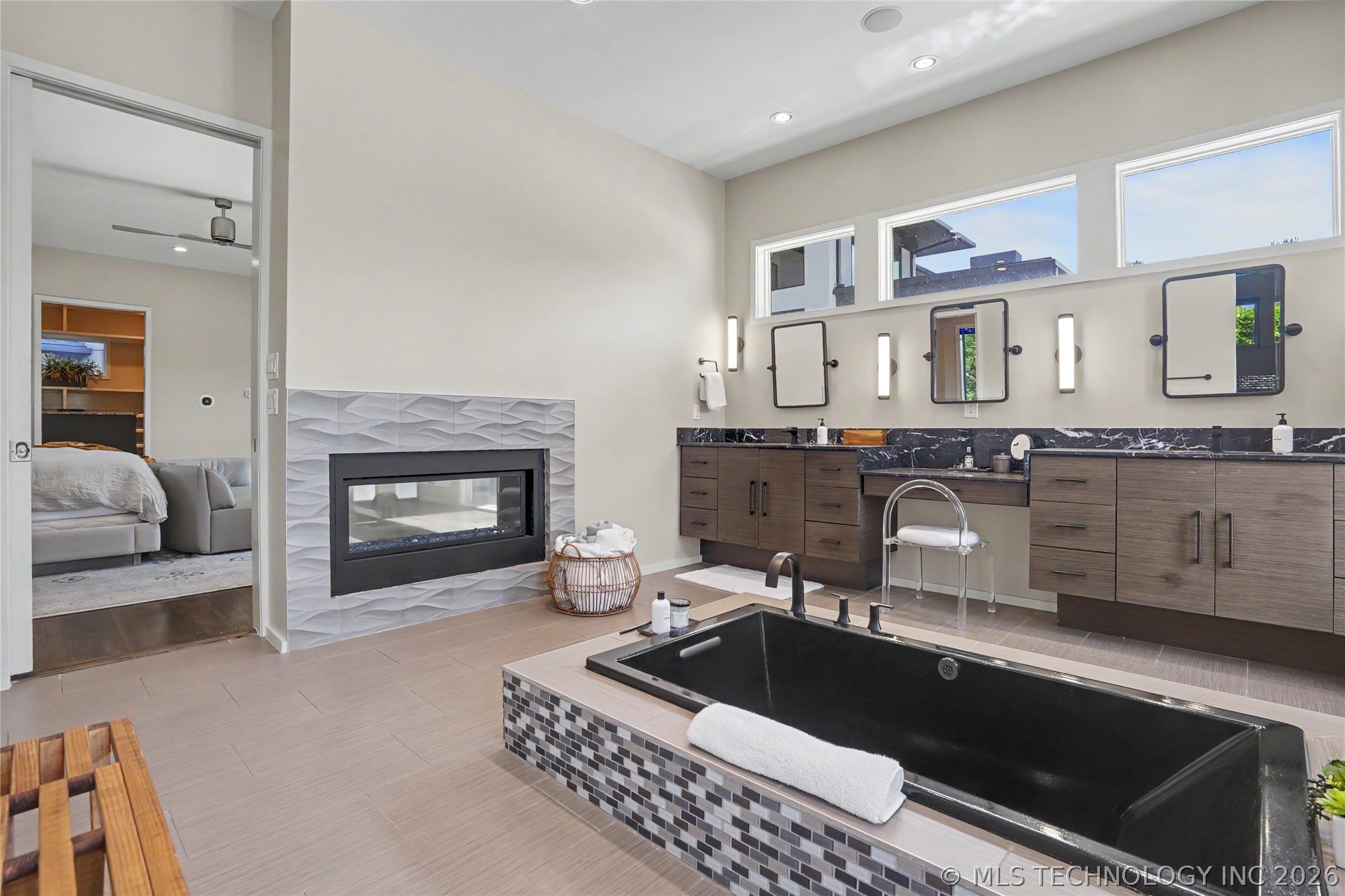 2668 Terwilleger Boulevard Property Photo 23
