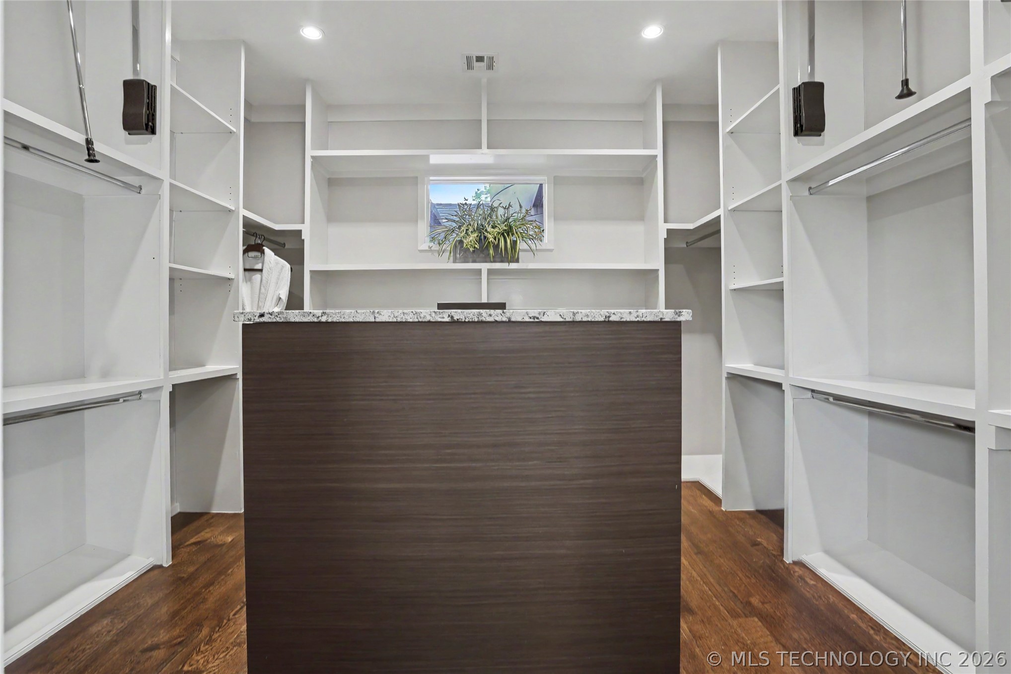 2668 Terwilleger Boulevard Property Photo 24