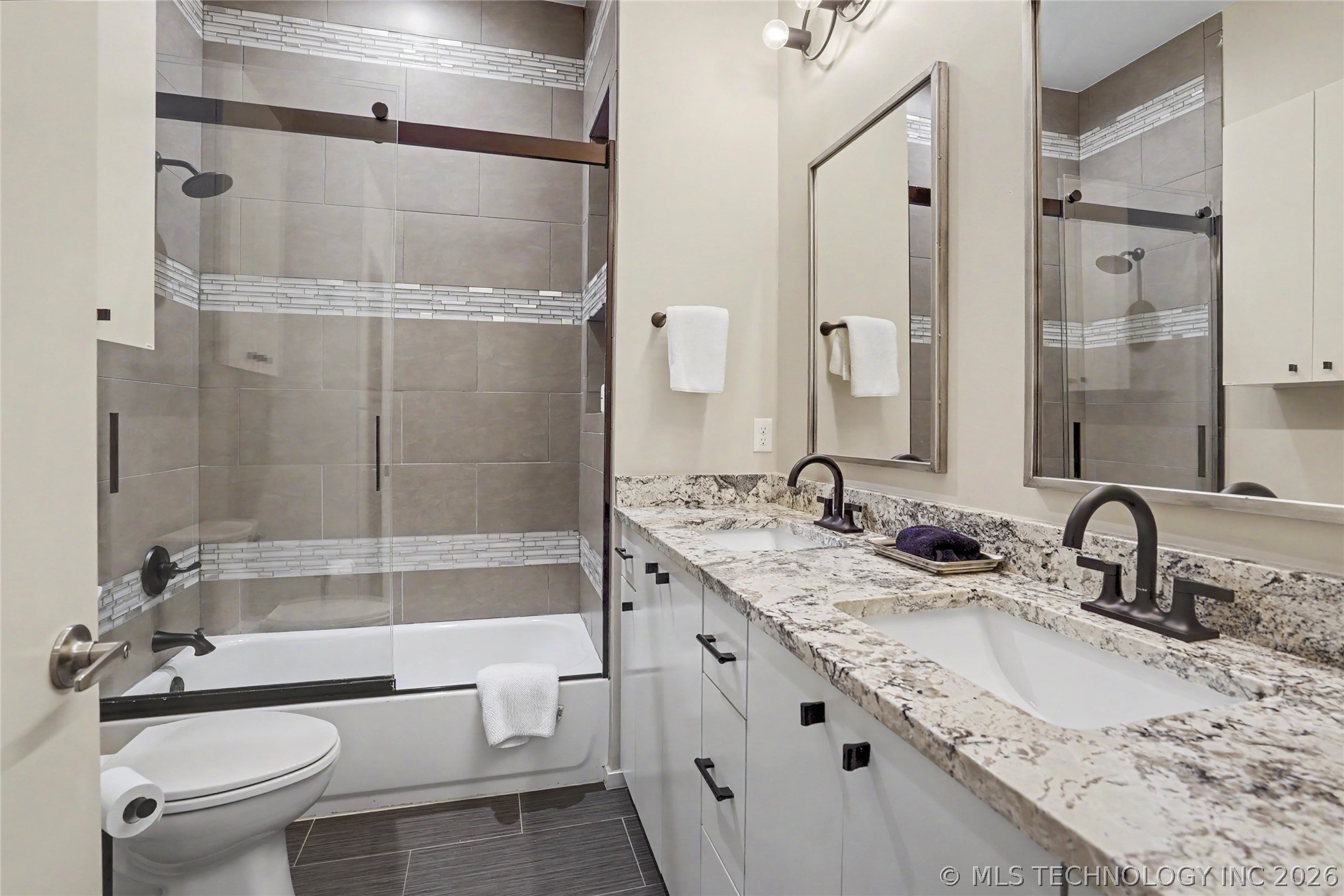 2668 Terwilleger Boulevard Property Photo 26