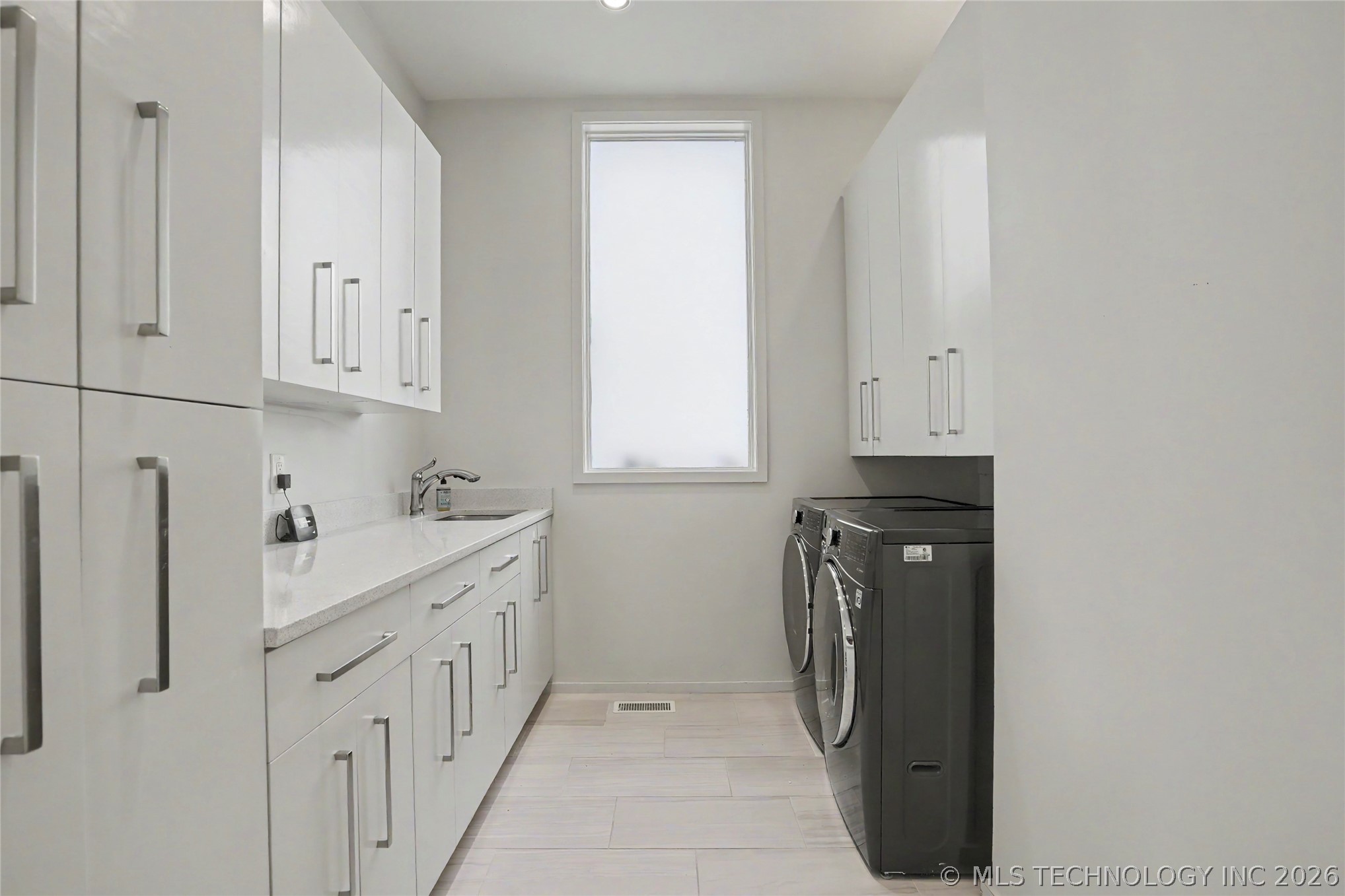 2668 Terwilleger Boulevard Property Photo 27