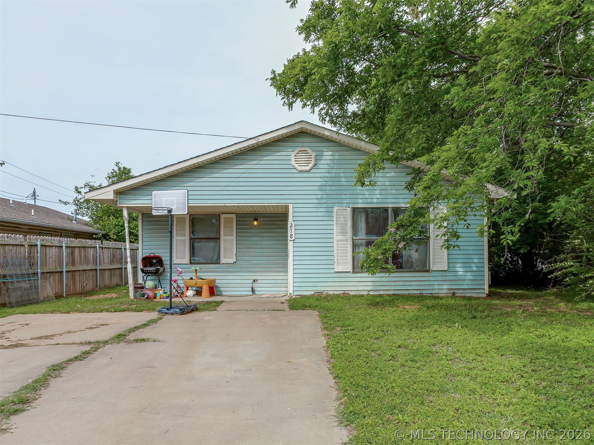 218 S 3rd Avenue Property Photo 1