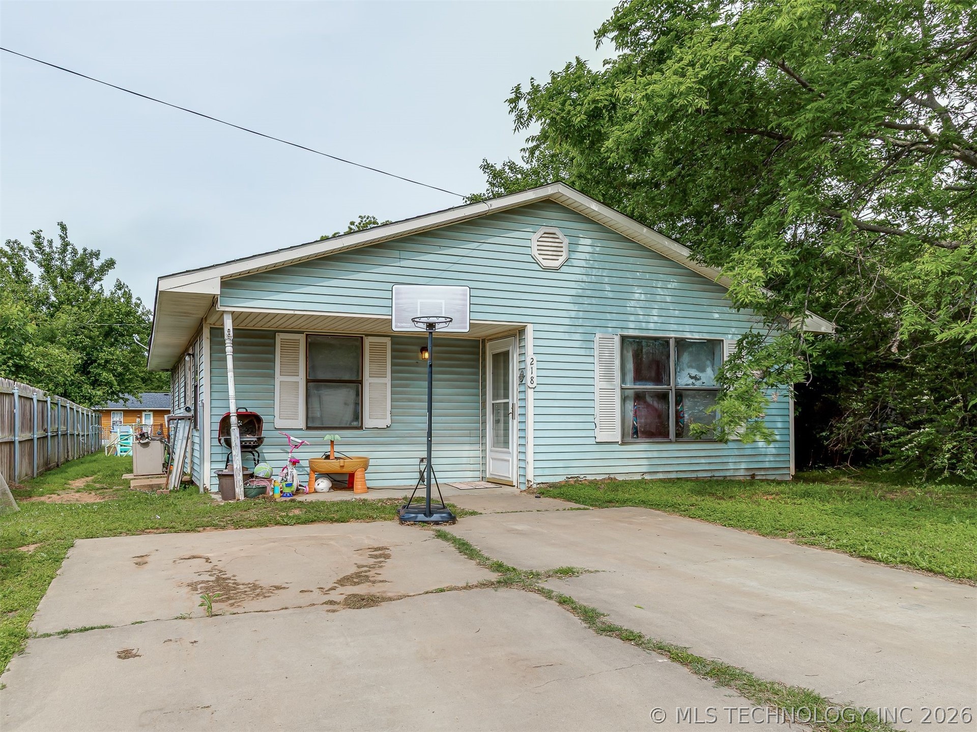 218 S 3rd Avenue Property Photo 2