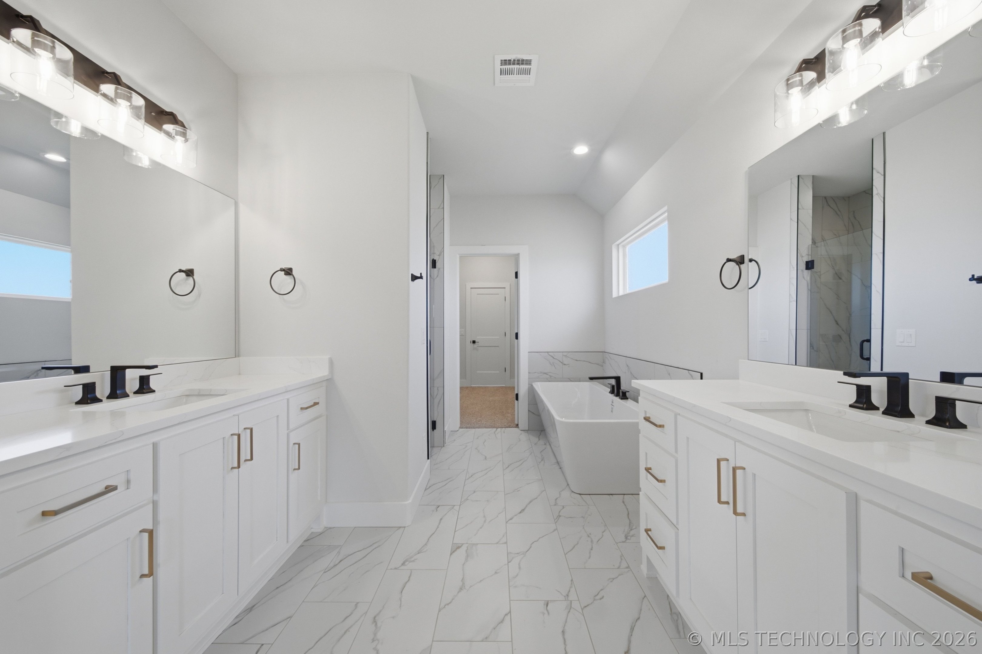 13645 N 58th East Avenue Property Photo 16