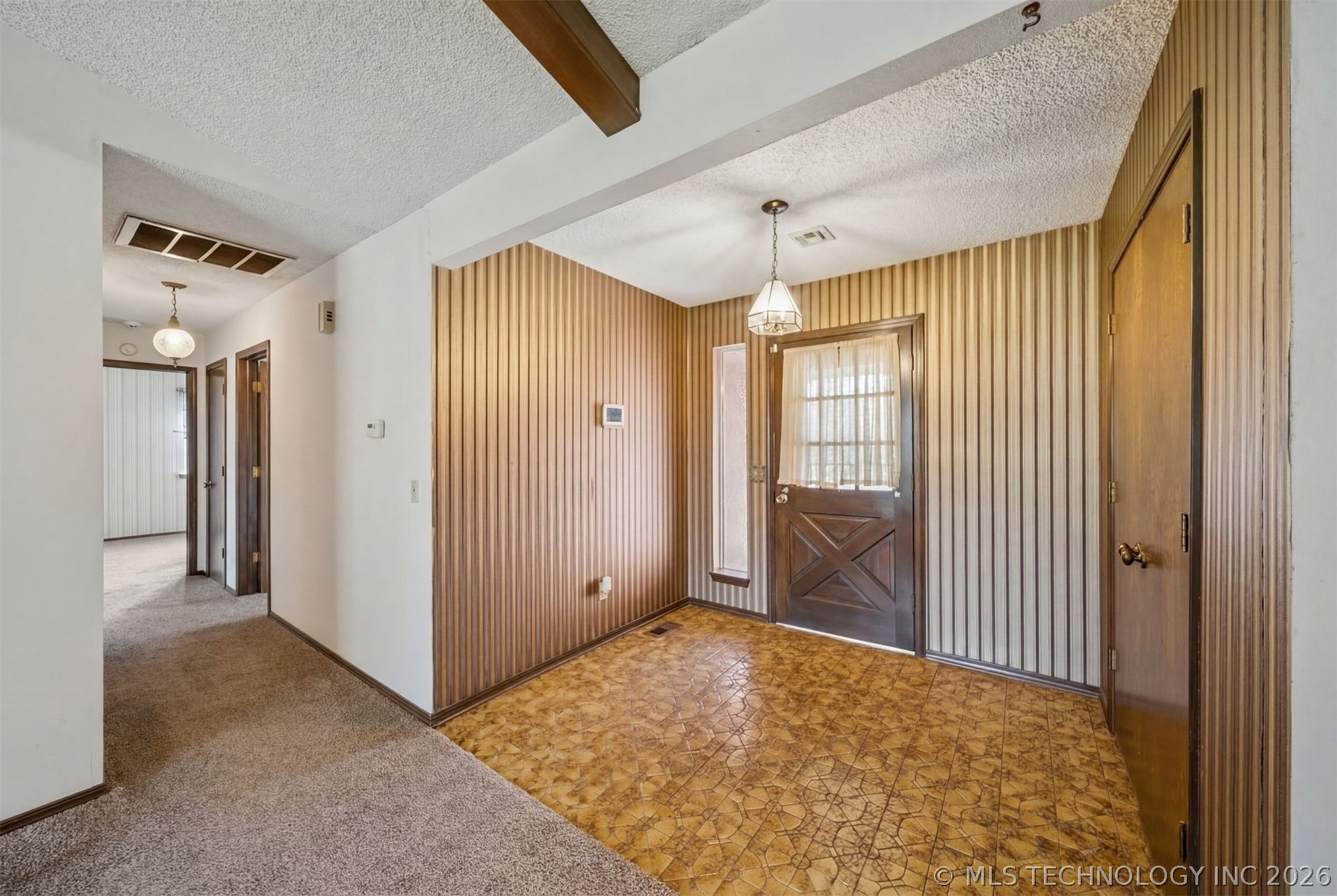 1016 E 13th Street Property Photo 6