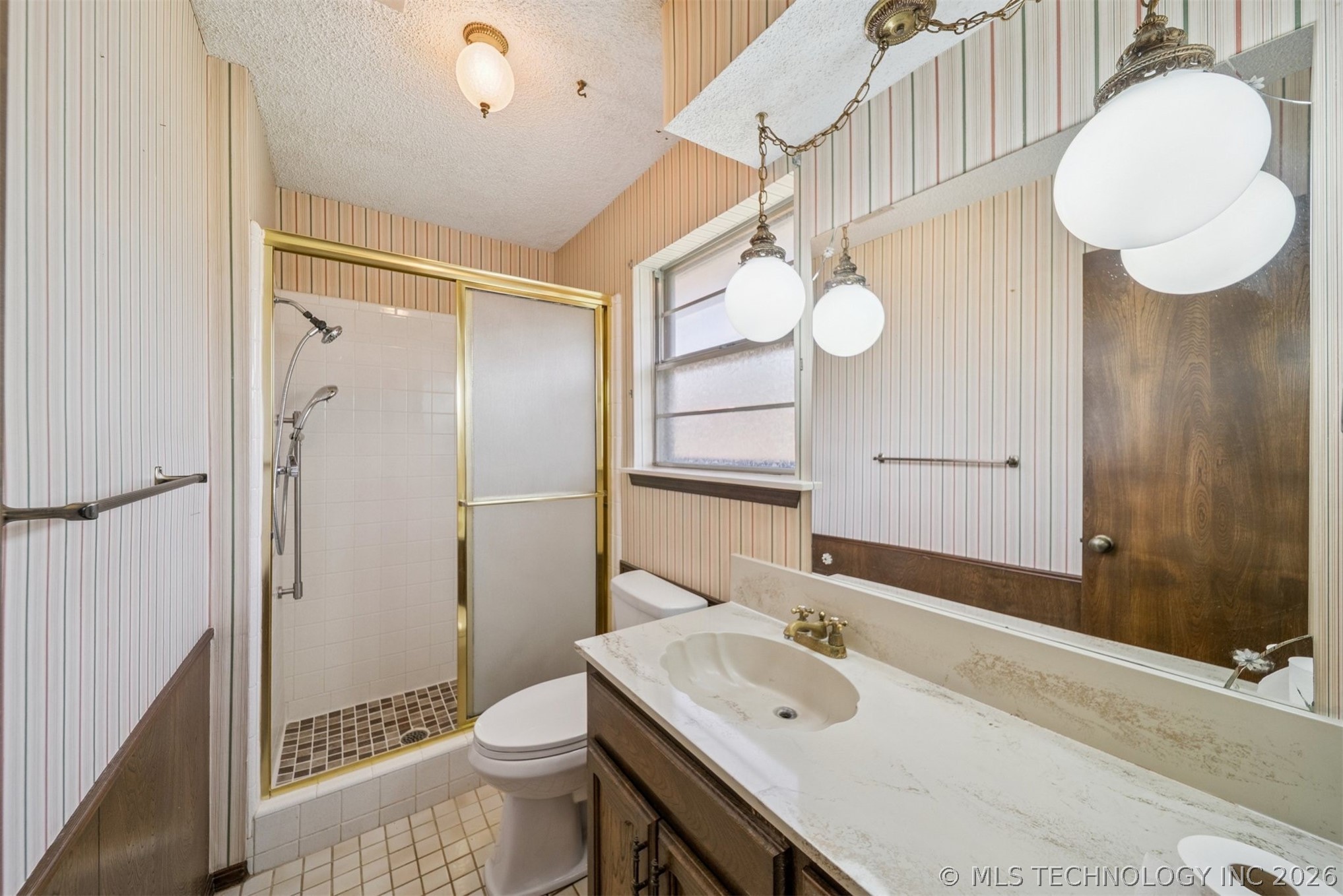1016 E 13th Street Property Photo 12