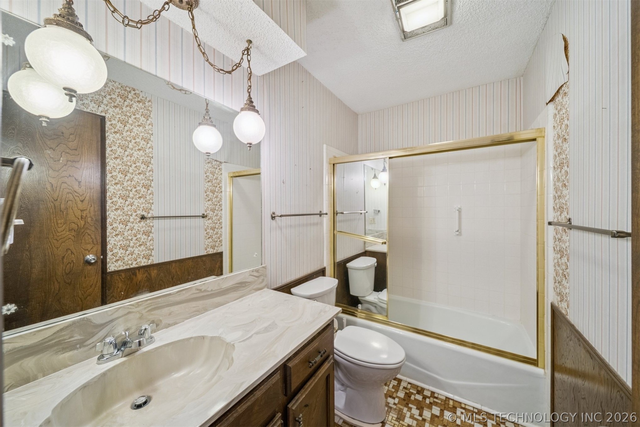 1016 E 13th Street Property Photo 16
