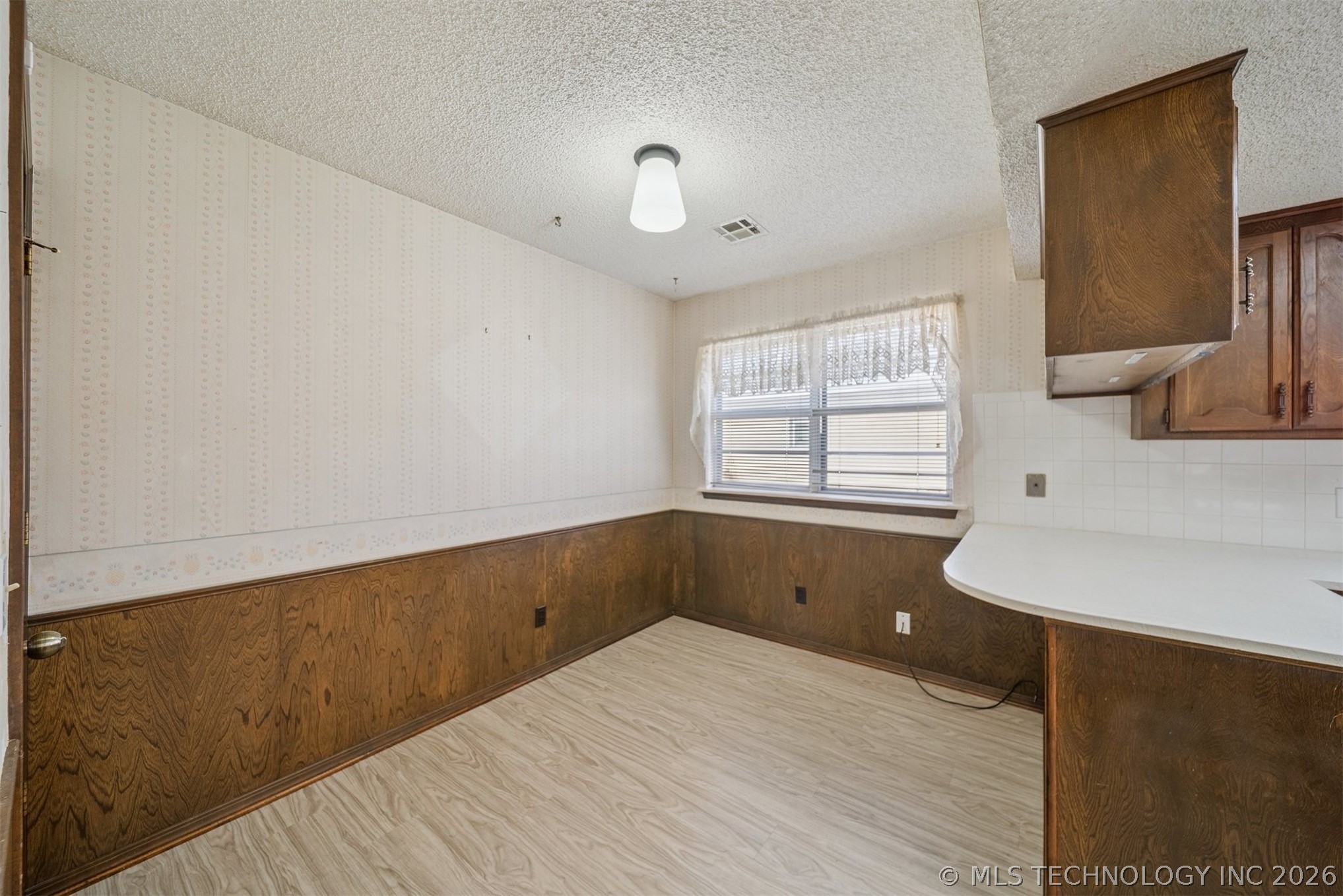 1016 E 13th Street Property Photo 17