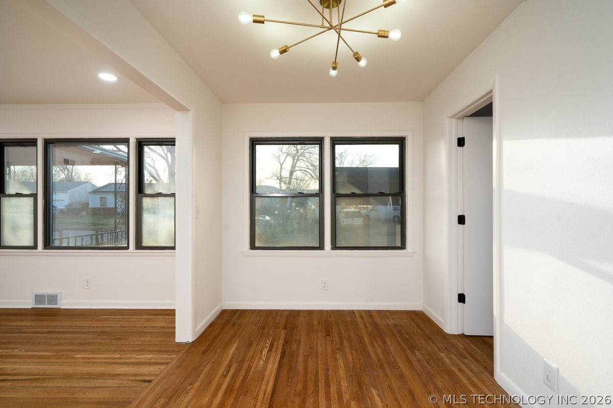 857 N Darlington Avenue Property Photo 10