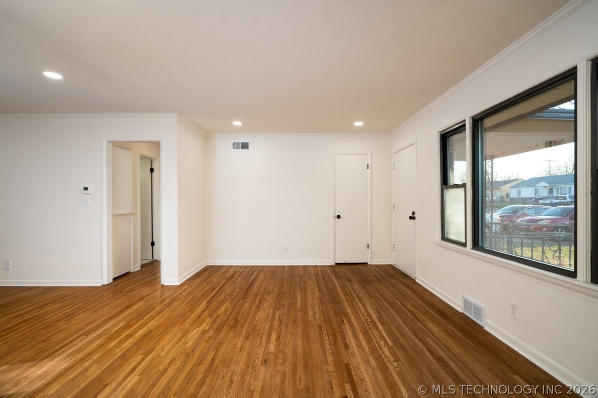 857 N Darlington Avenue Property Photo 23