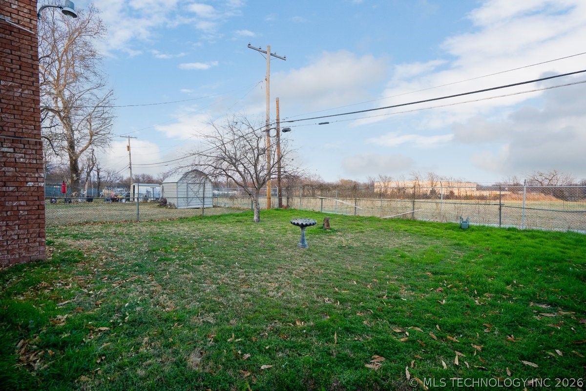 857 N Darlington Avenue Property Photo 37