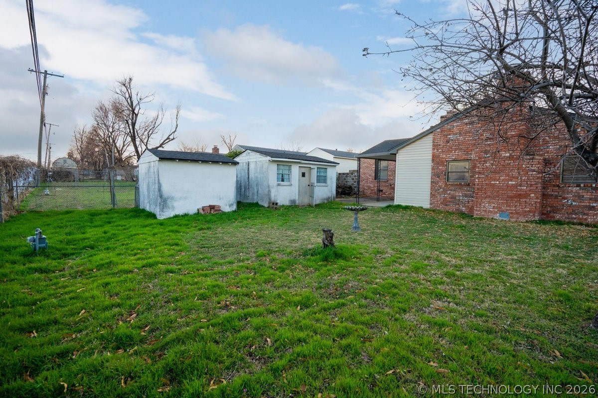 857 N Darlington Avenue Property Photo 38