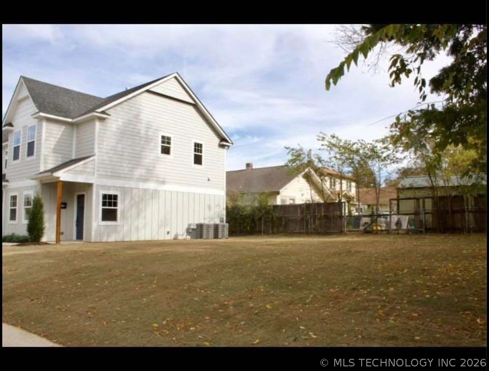 2304 E 4th Place A & B Property Photo 3