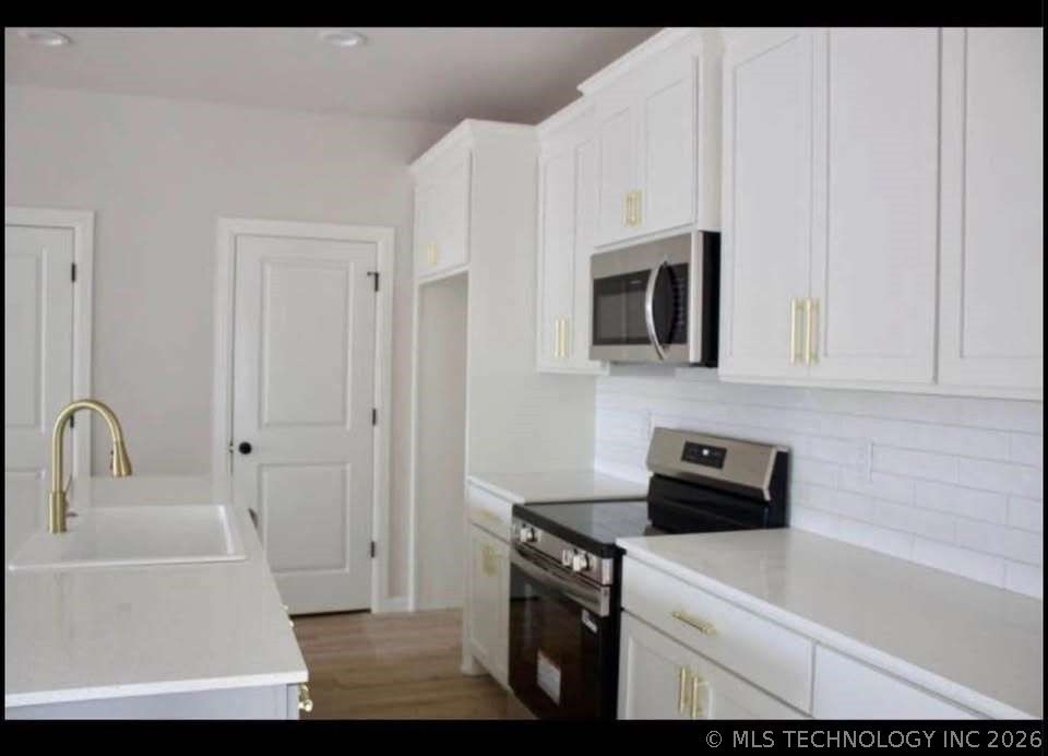 2304 E 4th Place A & B Property Photo 7