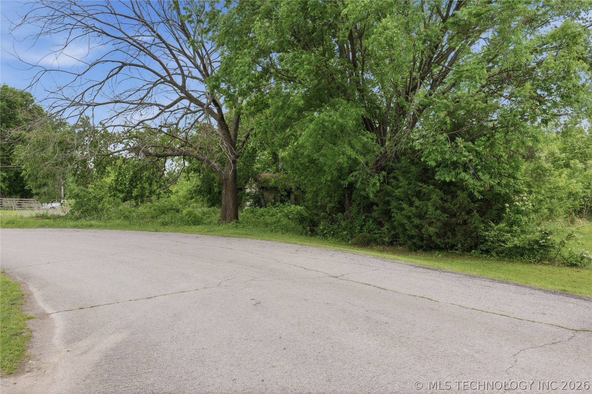 27204 E 742 Road Property Photo 3