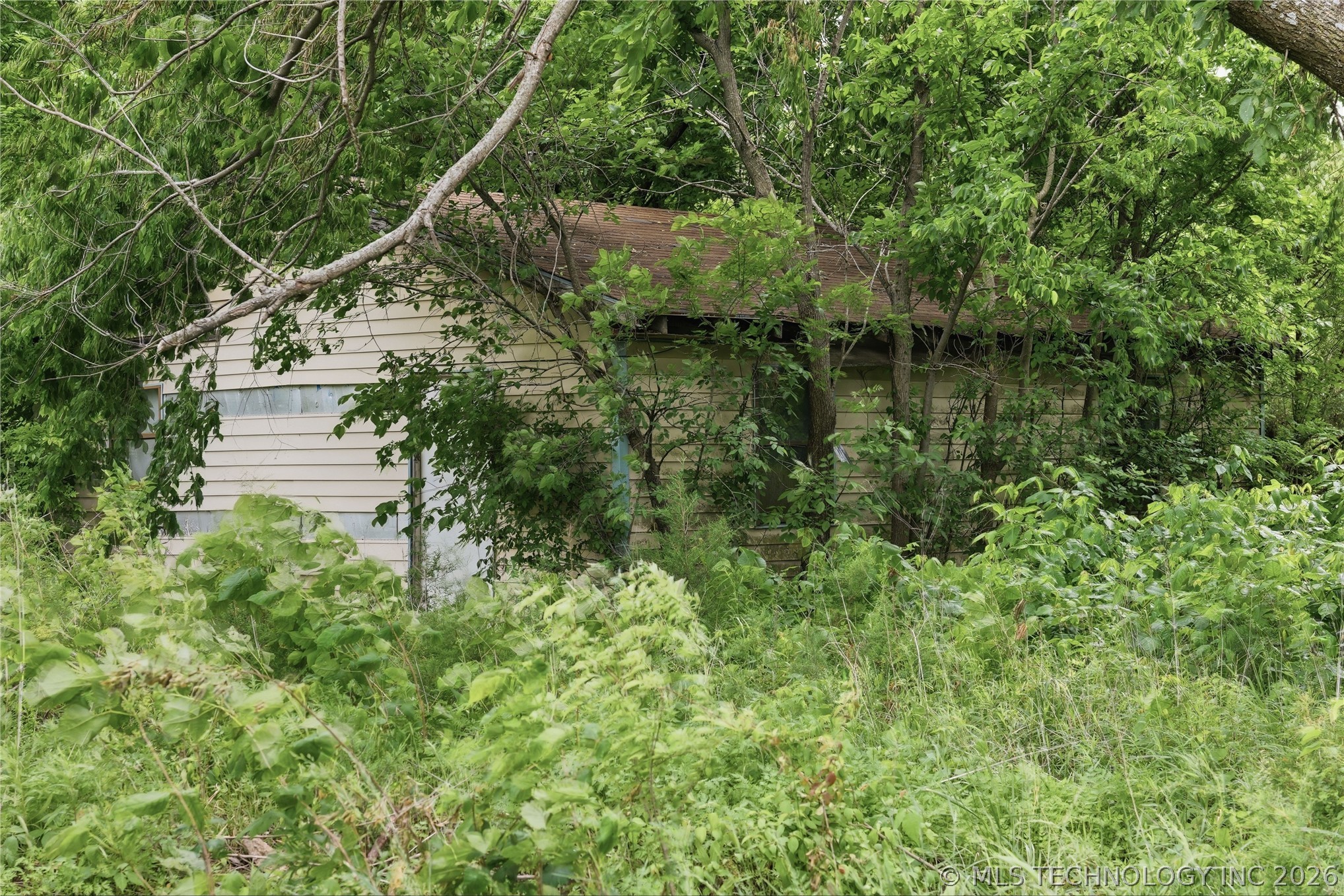 27204 E 742 Road Property Photo 5