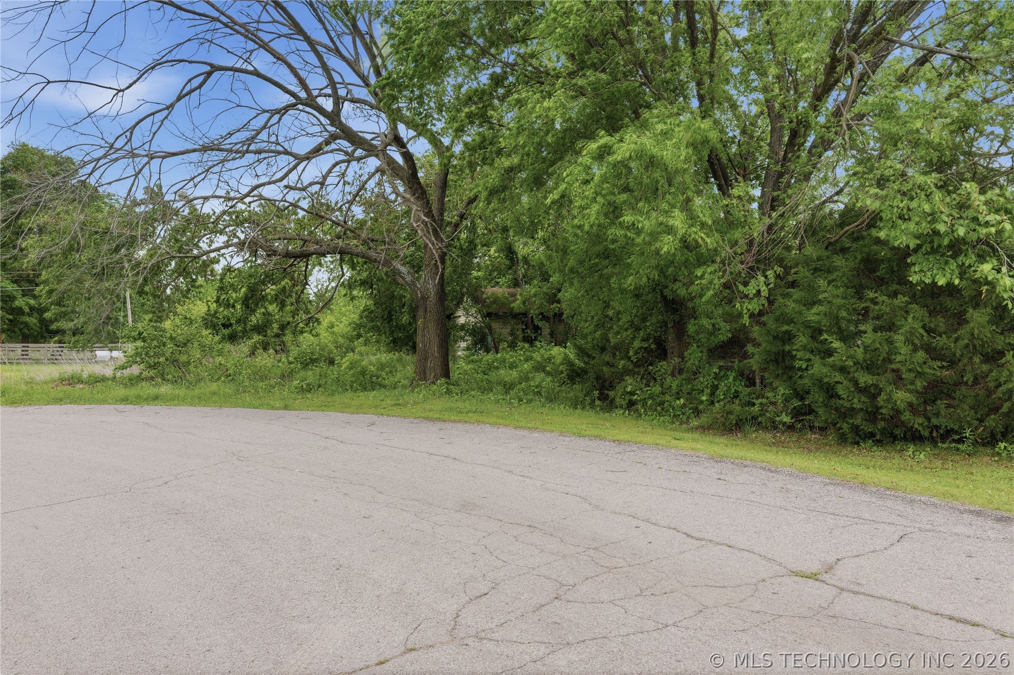 27204 E 742 Road Property Photo 6
