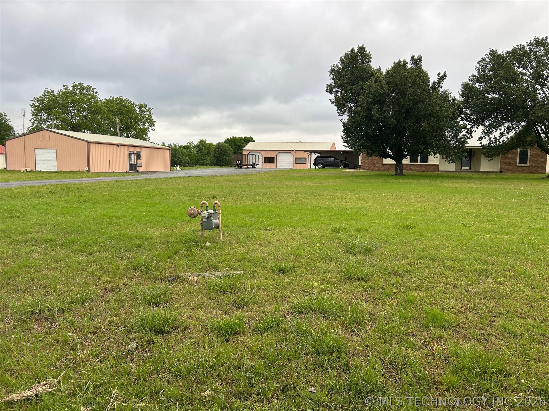 3300 W Davis Field Road Property Photo 1