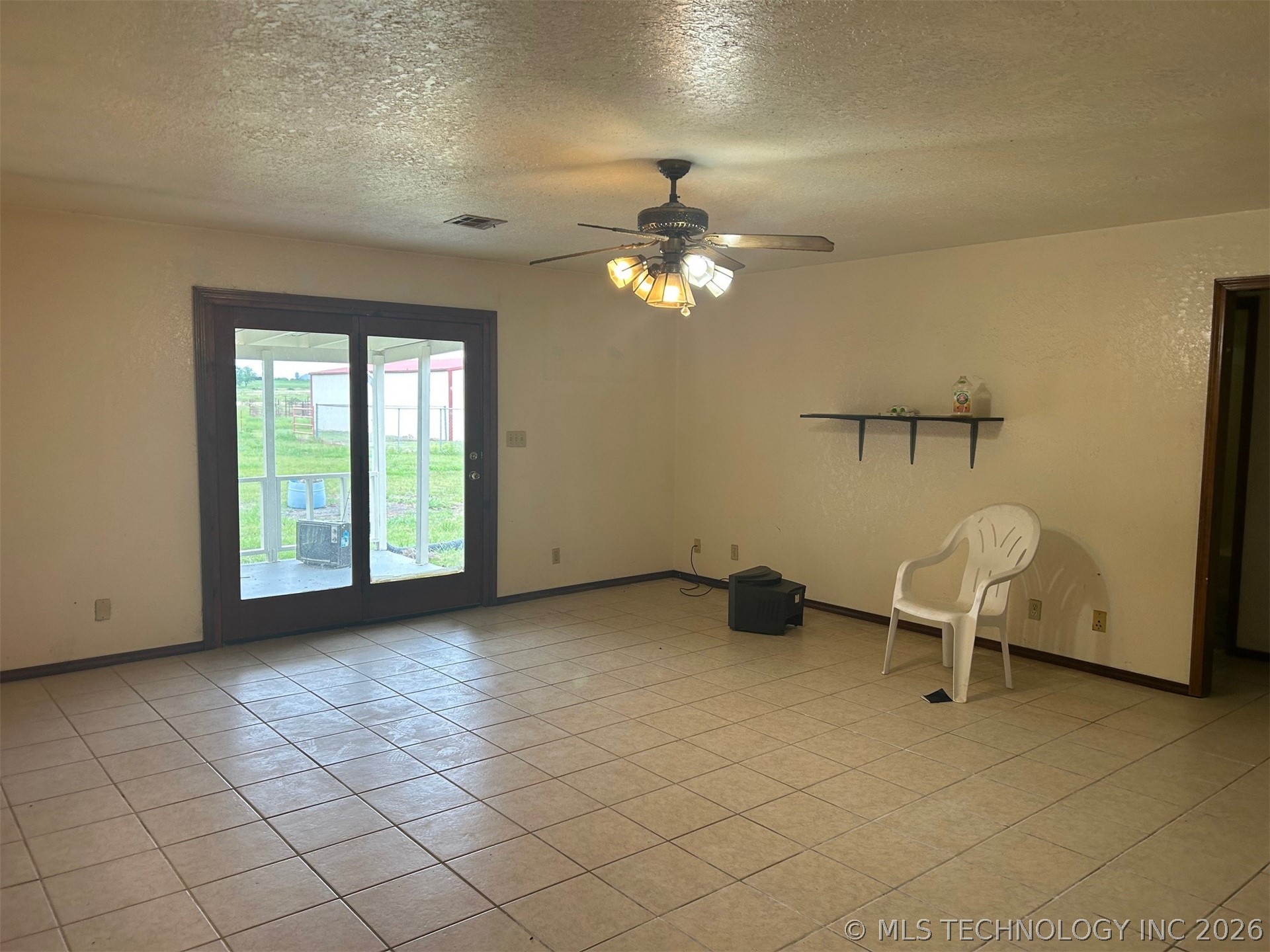 3300 W Davis Field Road Property Photo 5
