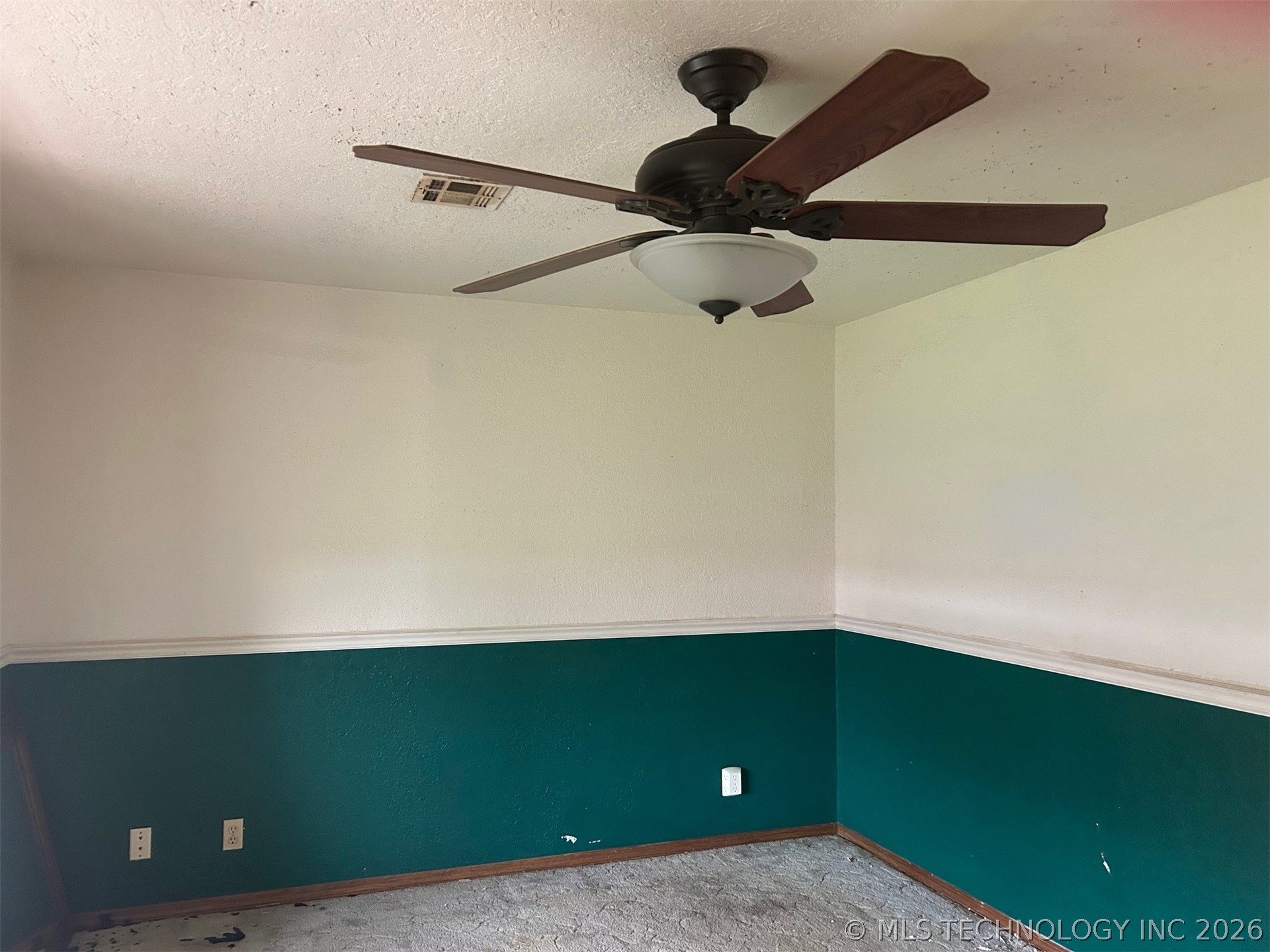3300 W Davis Field Road Property Photo 8