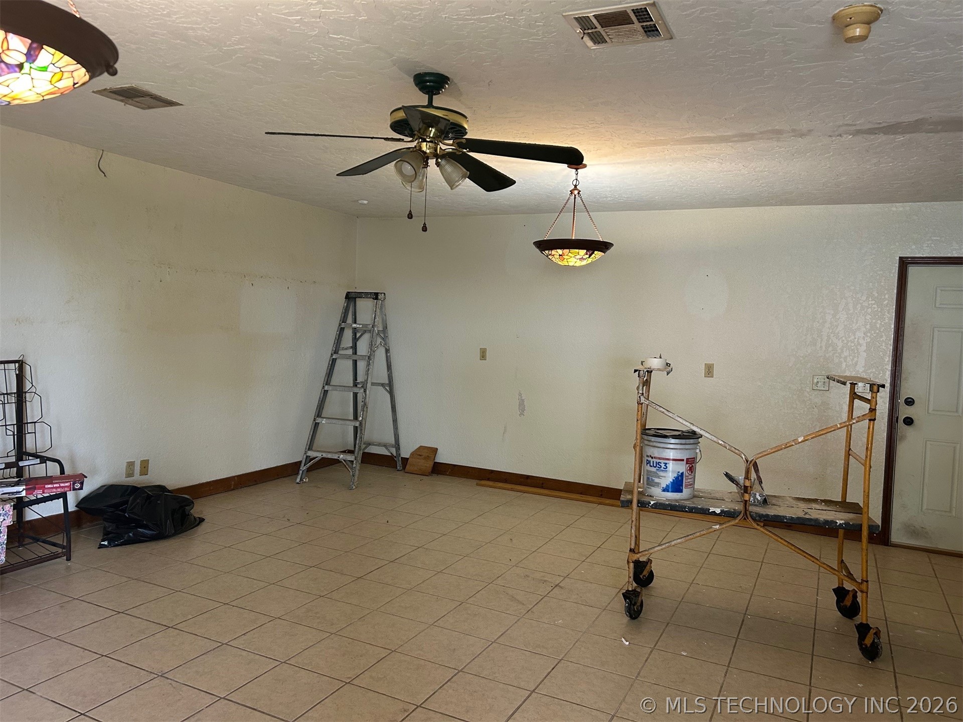 3300 W Davis Field Road Property Photo 13
