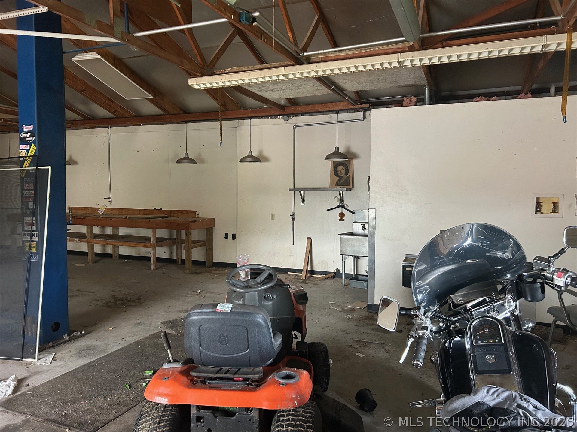3300 W Davis Field Road Property Photo 15