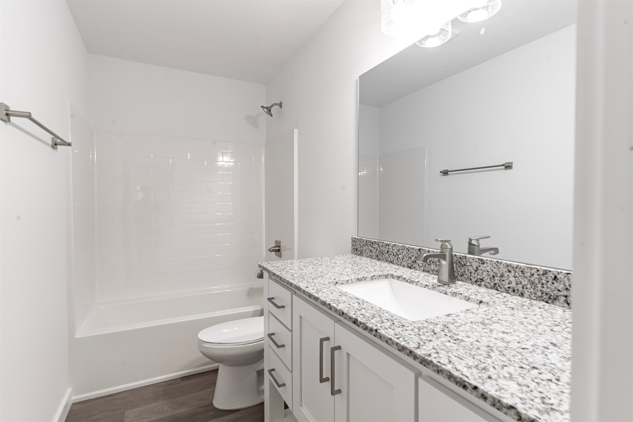 2502 W Center Street Property Photo 4