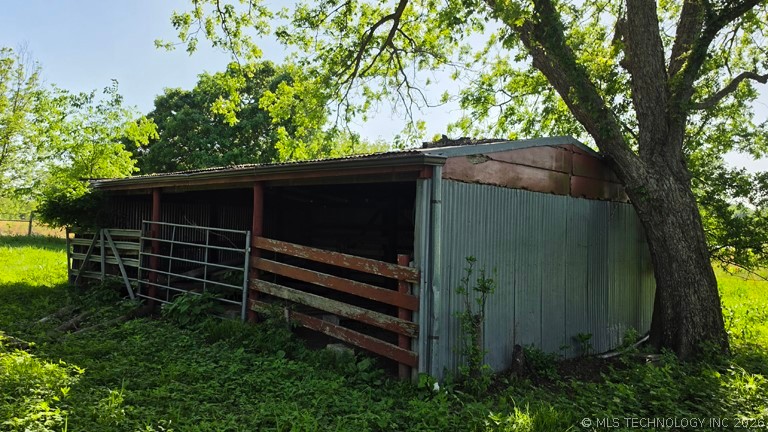 3055 Bixby Road Property Photo 14
