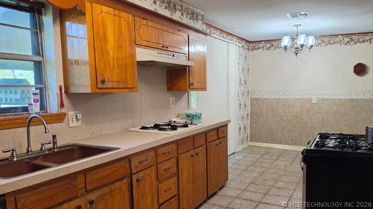 3055 Bixby Road Property Photo 18