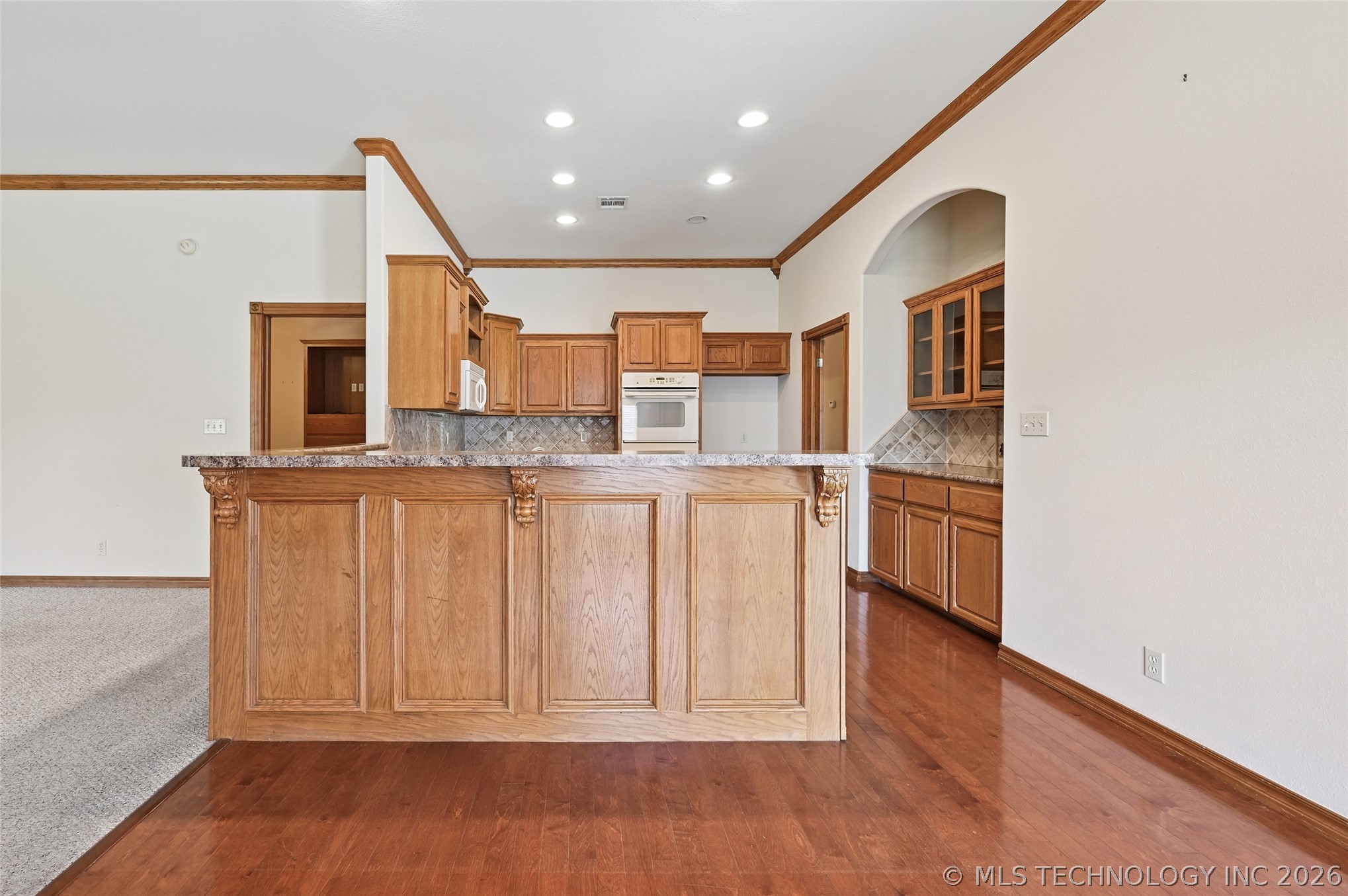 128 New Haven Street Property Photo 9