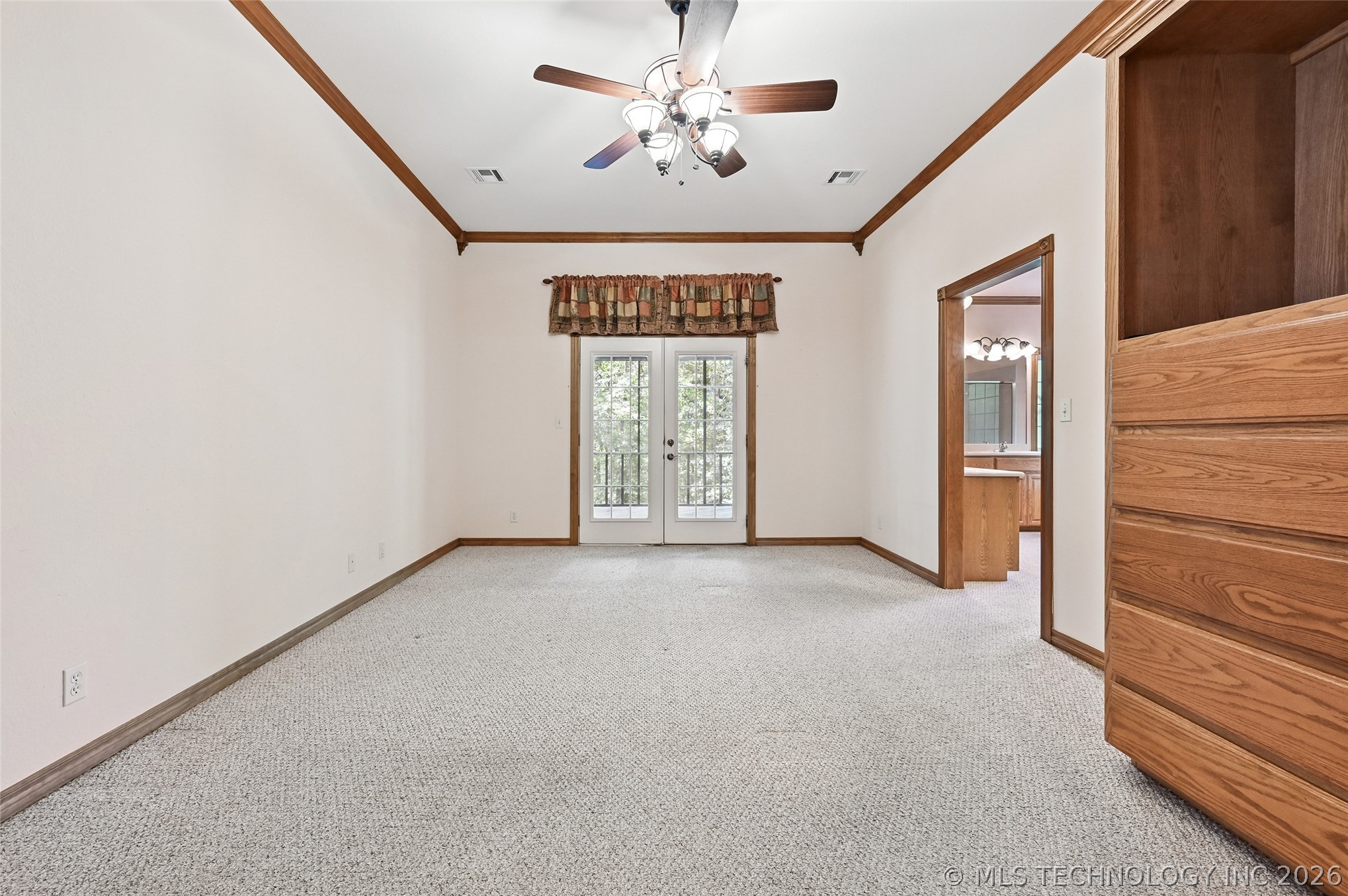 128 New Haven Street Property Photo 22