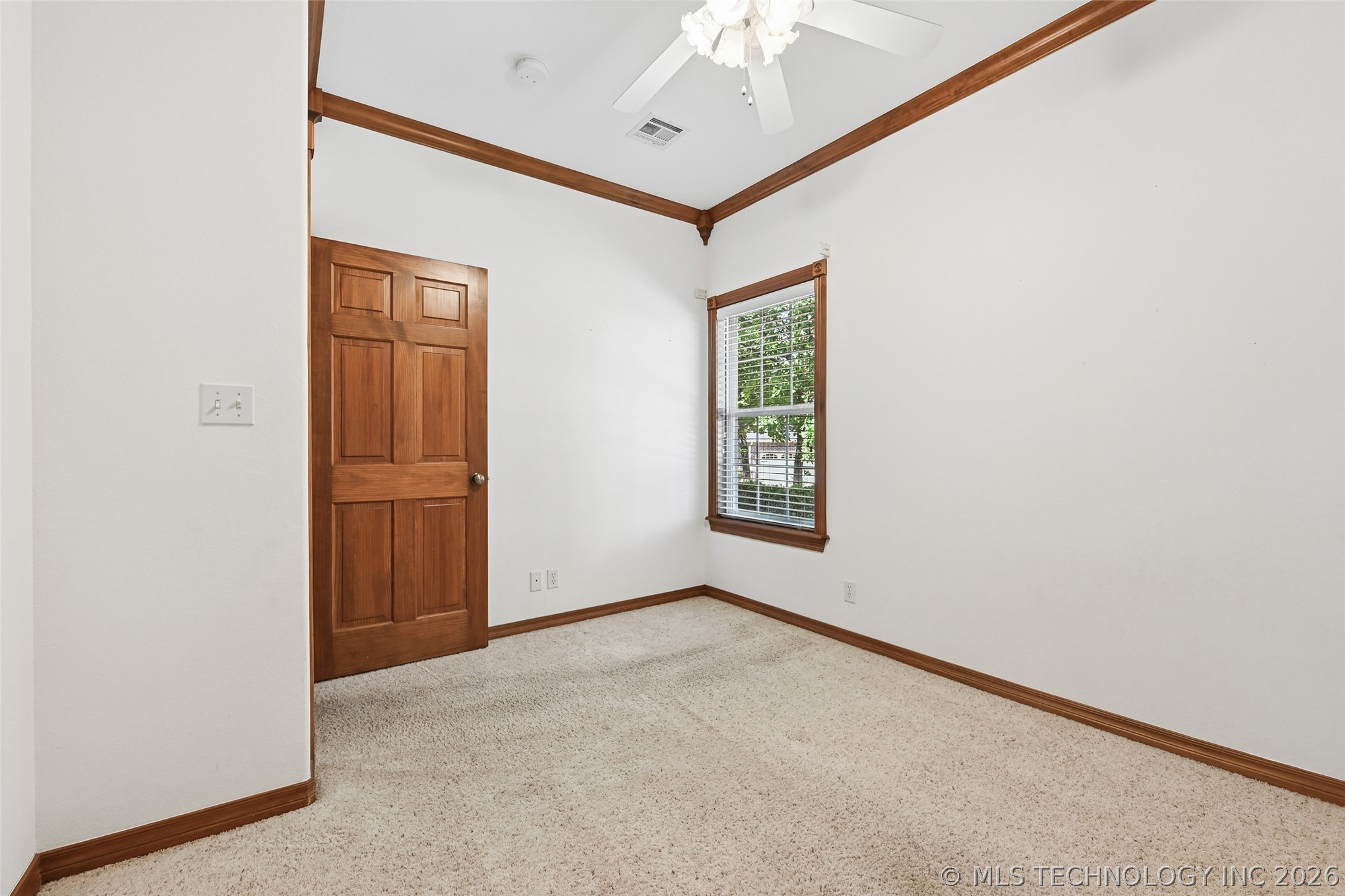 128 New Haven Street Property Photo 30