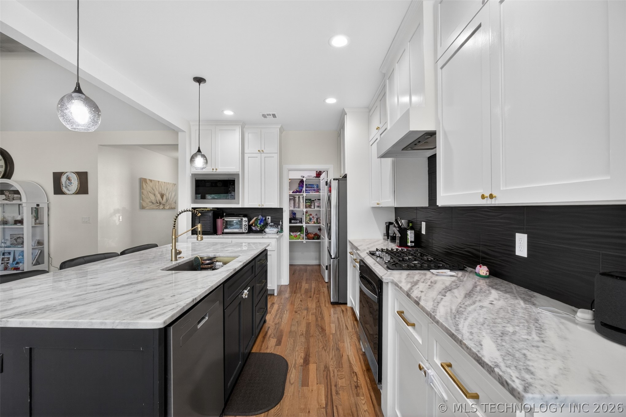 3311 Harbour Town Place Property Photo 6