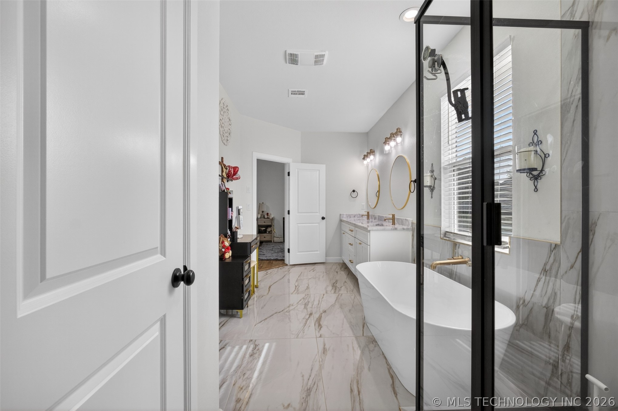 3311 Harbour Town Place Property Photo 17