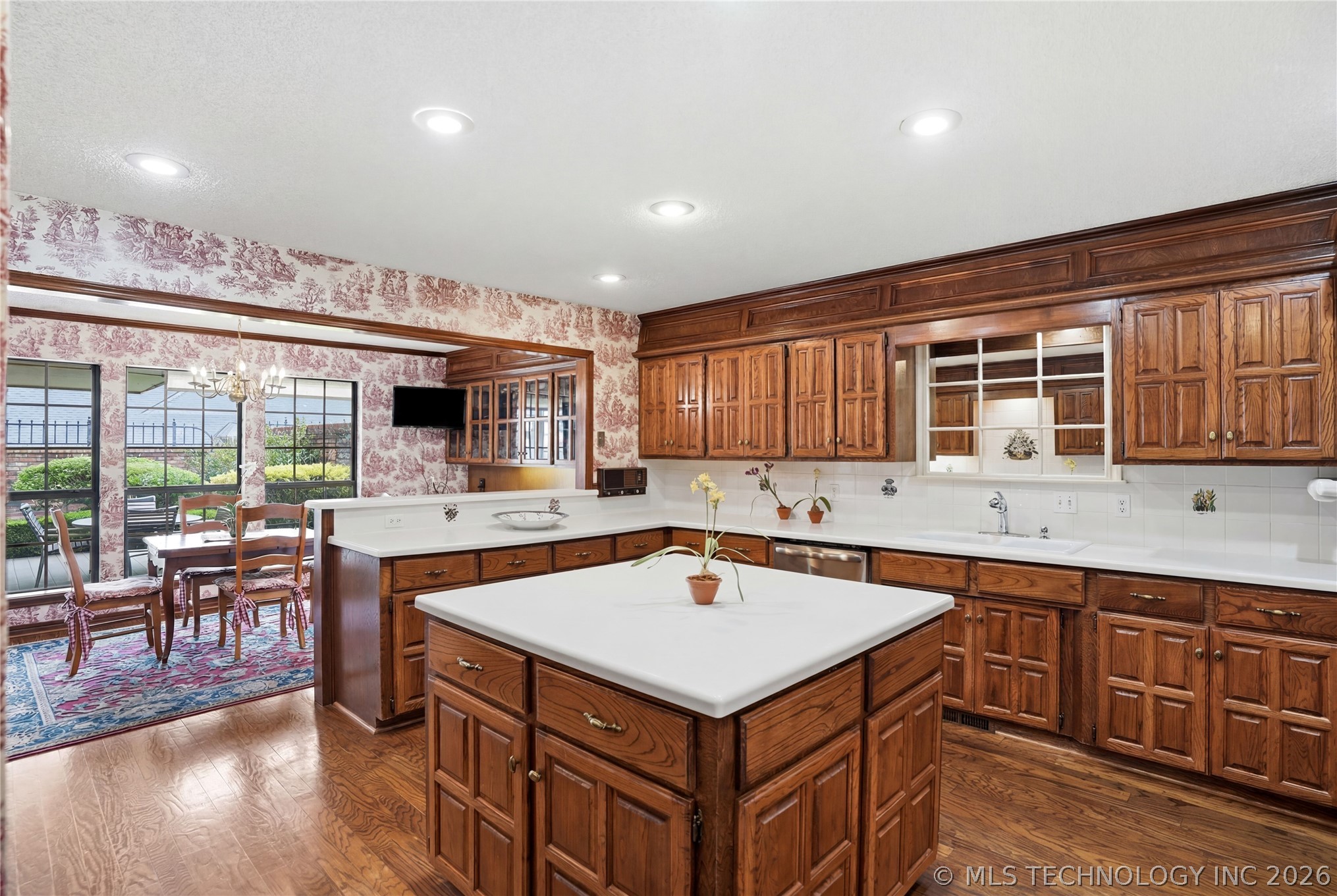 3413 E 58th Place Property Photo 10