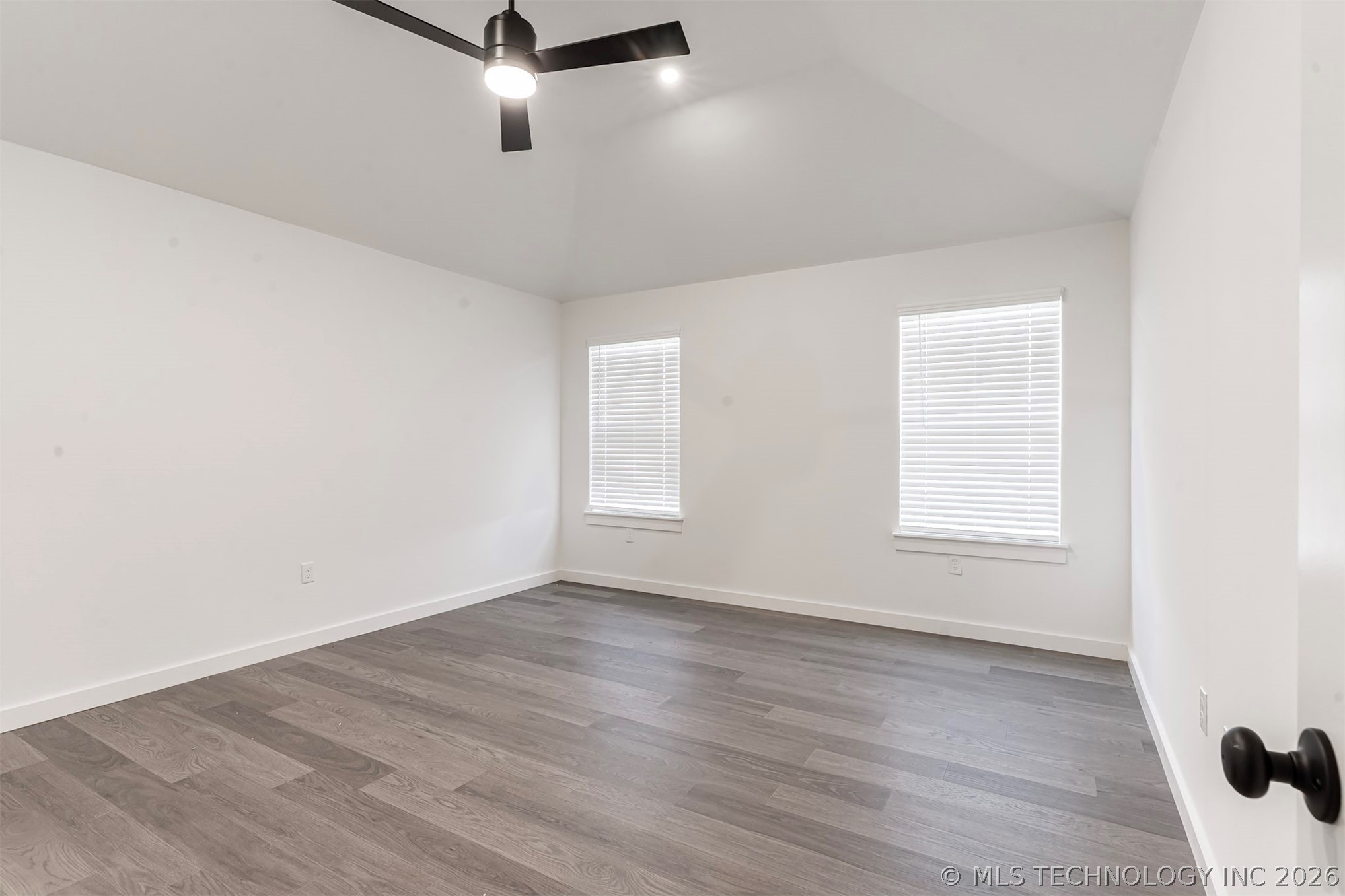 2511 W Main Street Property Photo 4