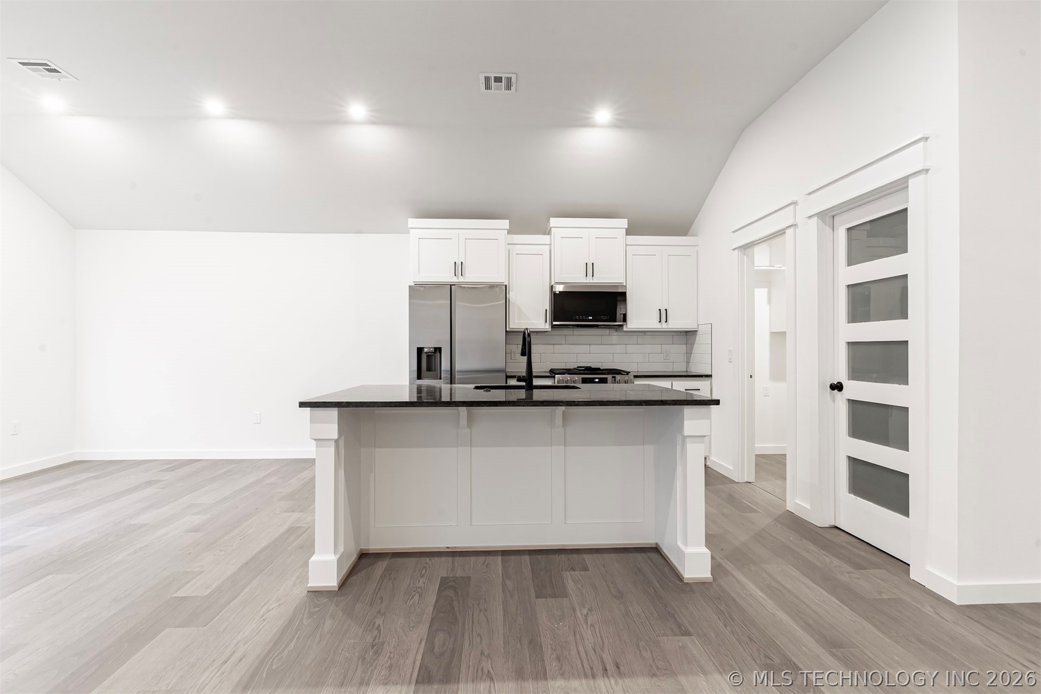 2511 W Main Street Property Photo 6