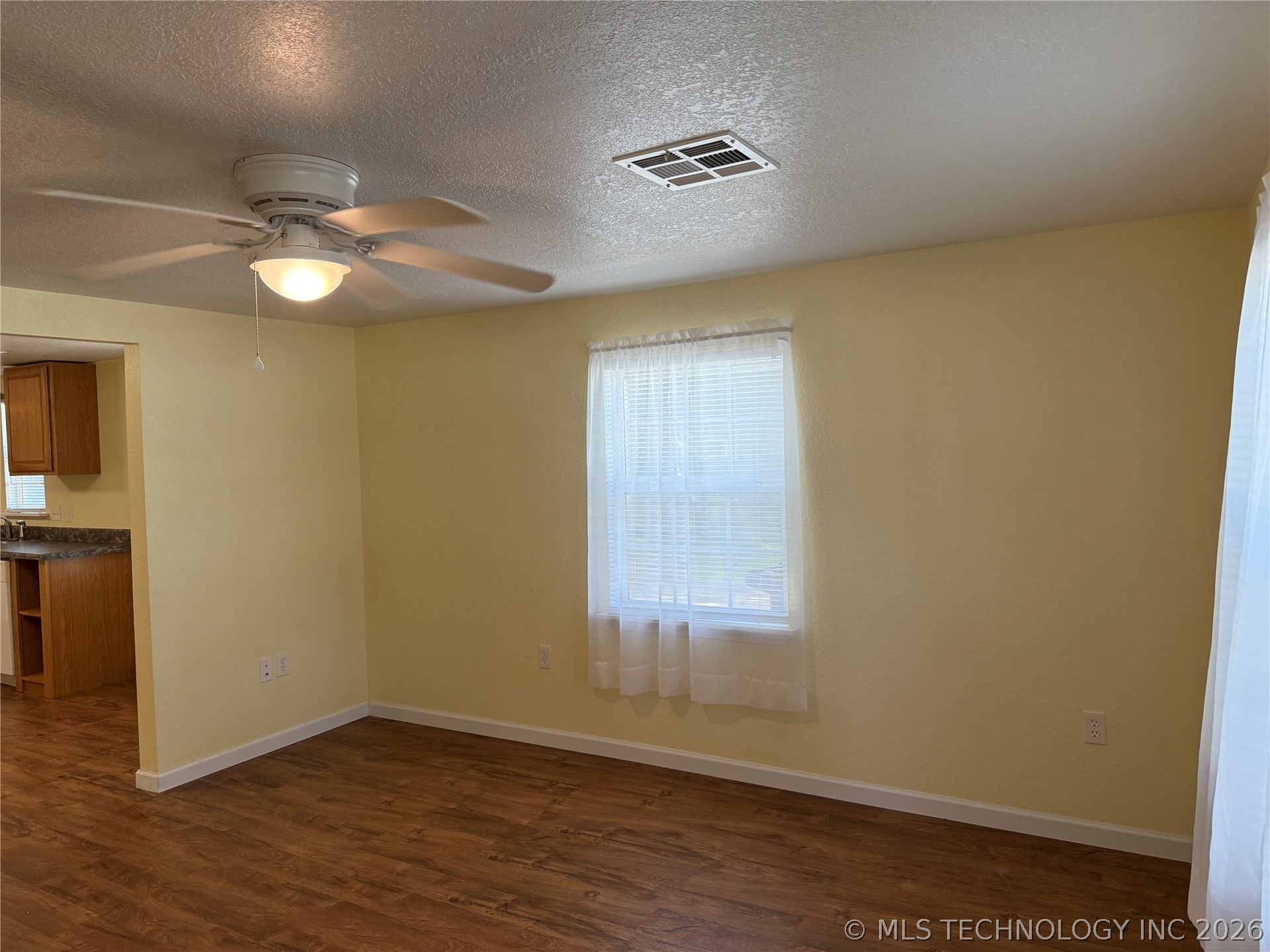 415 S 12 Street Property Photo 3