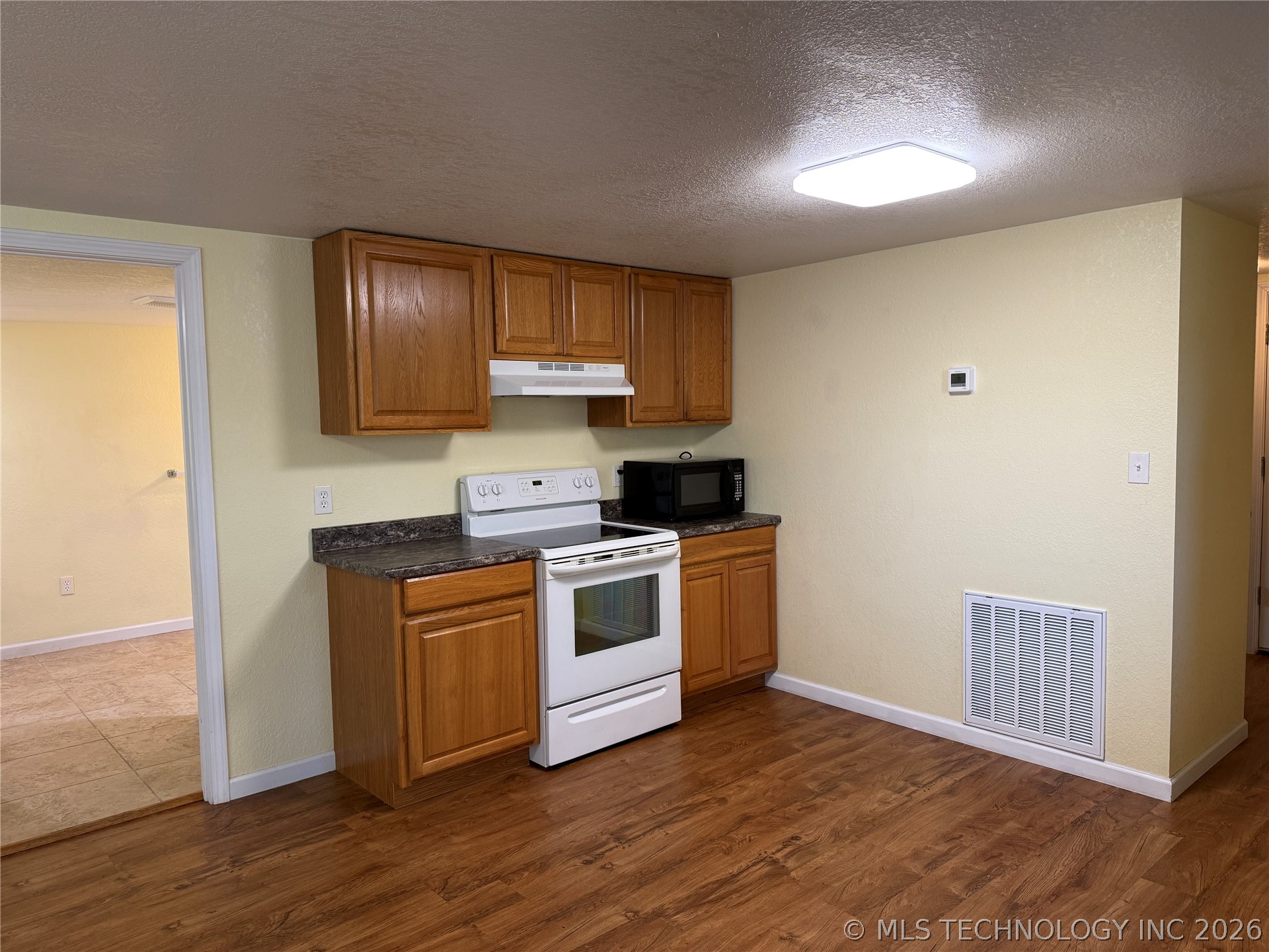 415 S 12 Street Property Photo 14