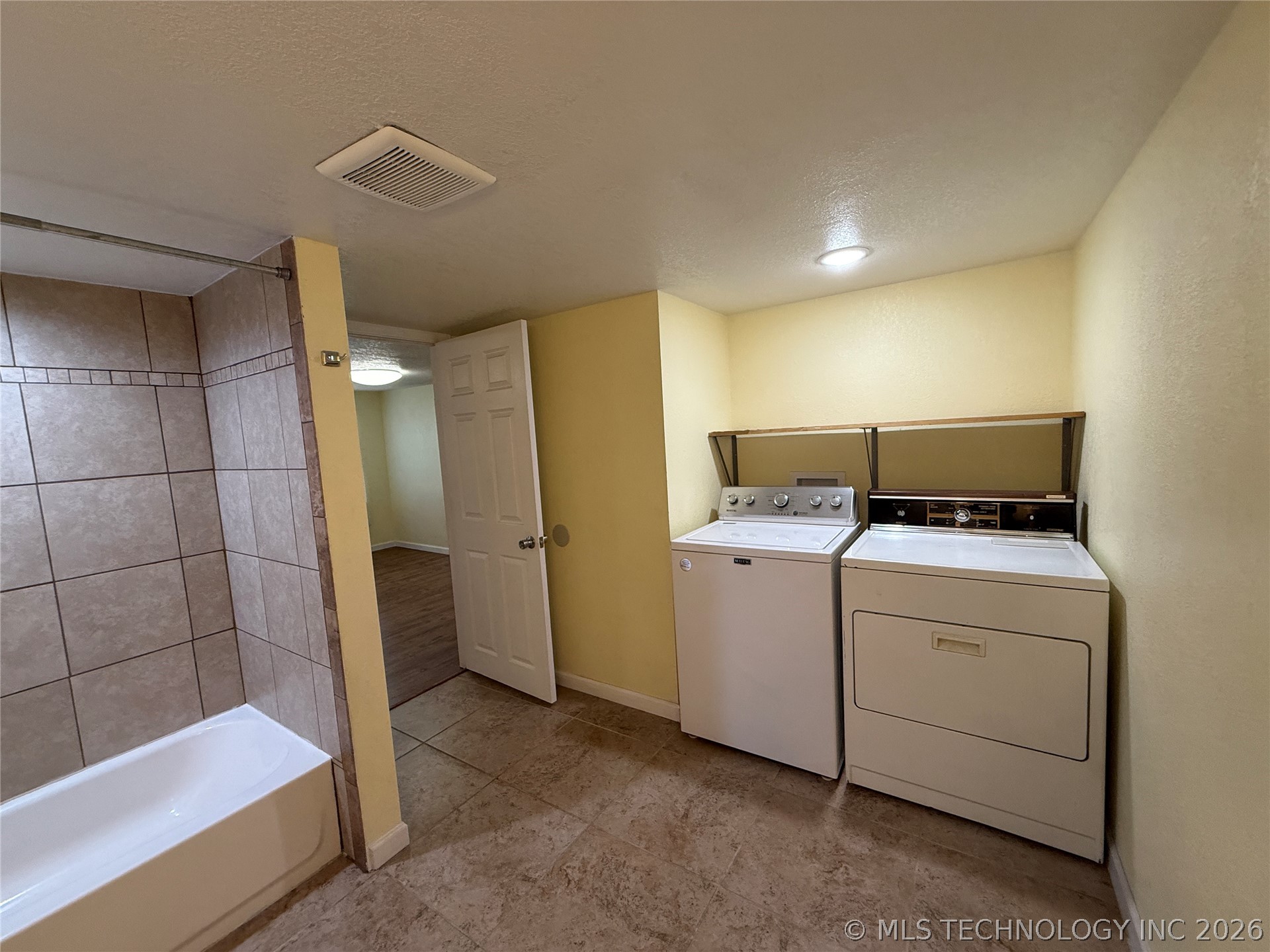 415 S 12 Street Property Photo 22