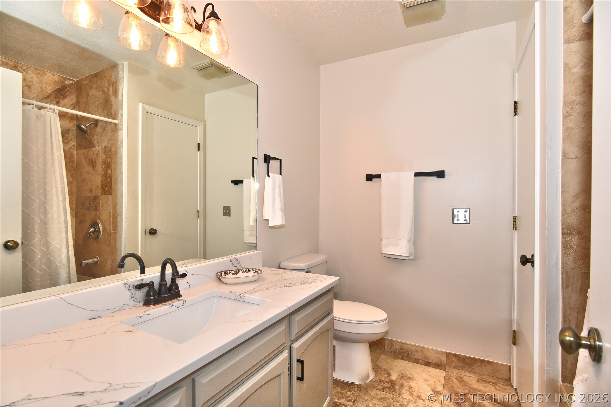 6714 S 111th East Avenue Property Photo 25